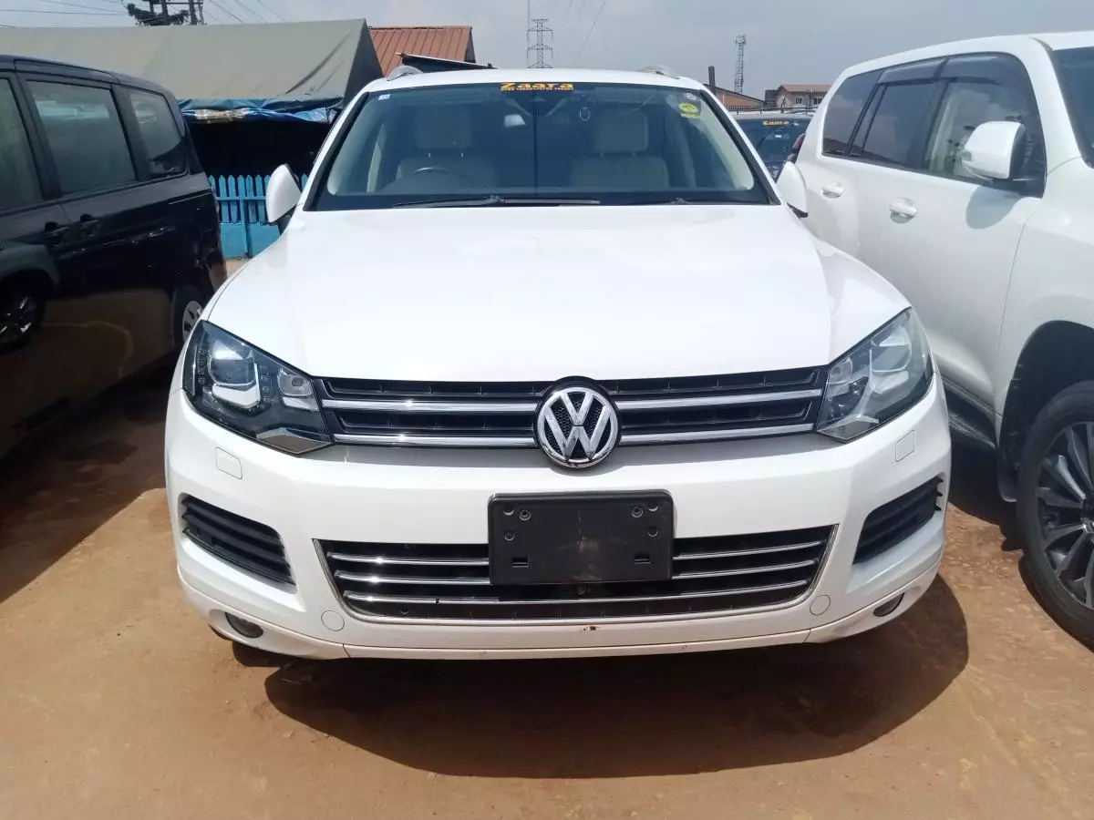 Volkswagen Touareg   - 2011