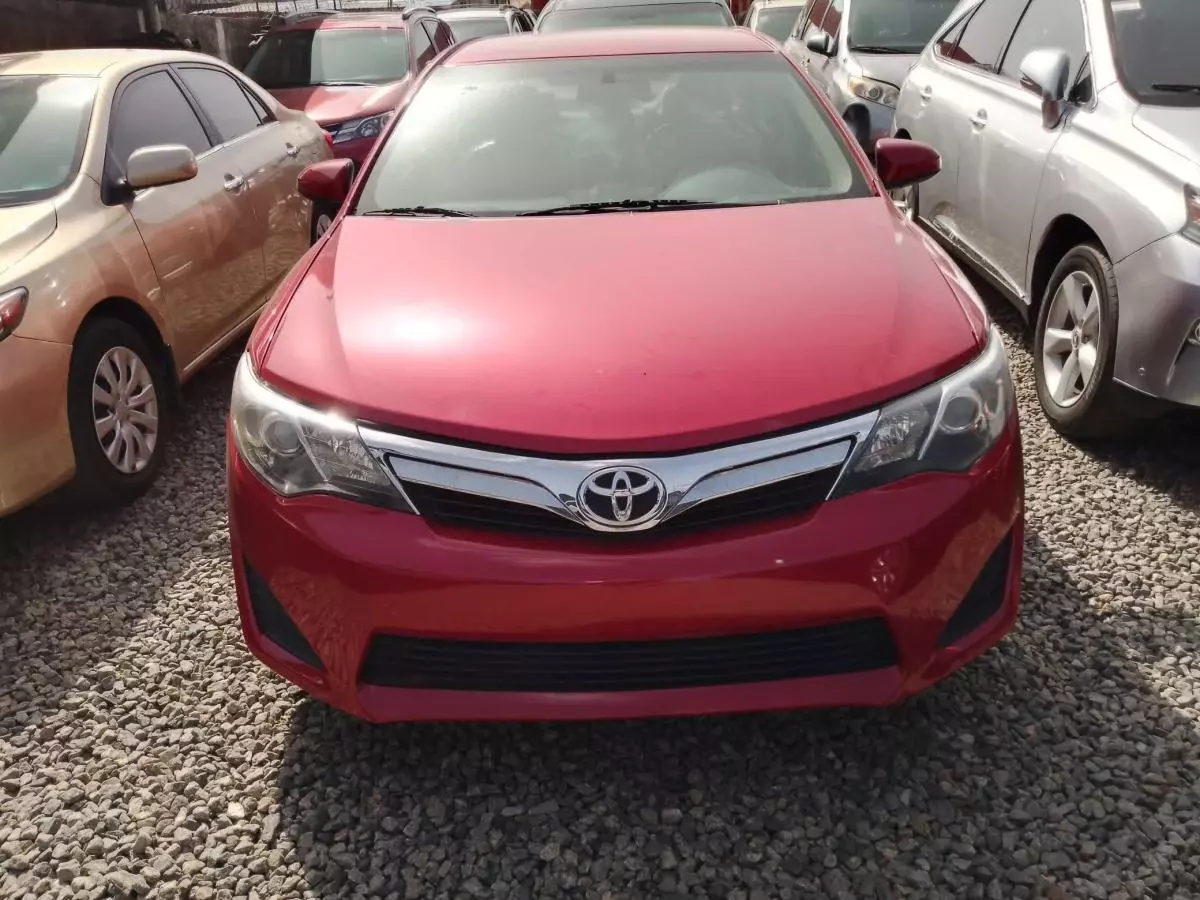 Toyota Camry   - 2013