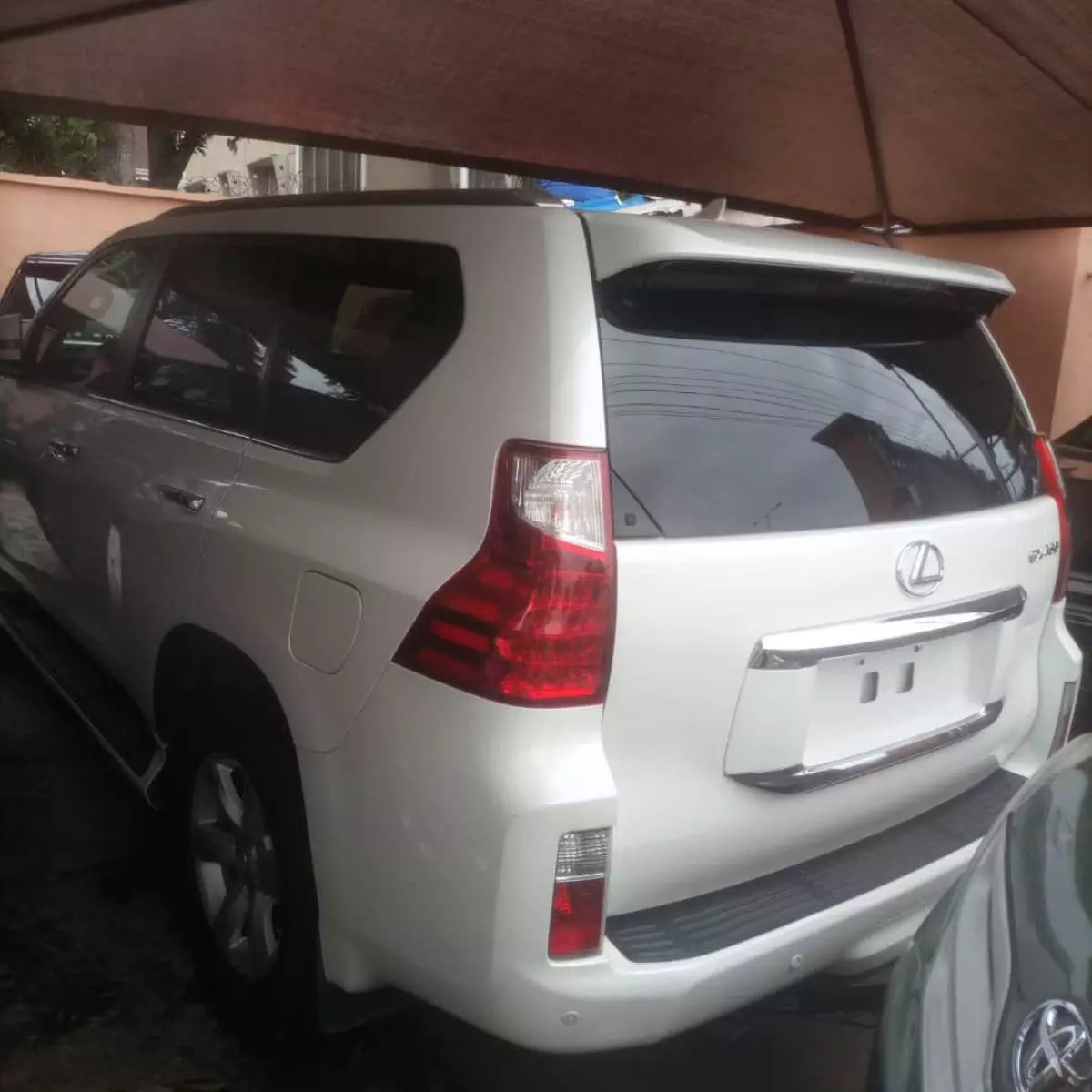 Lexus GX 460   - 2011