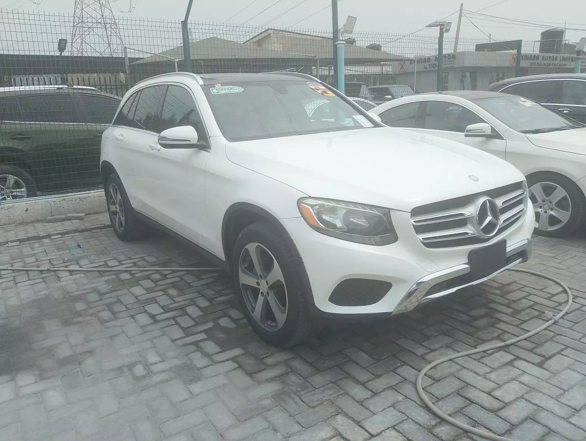 Mercedes-Benz GLC 300   - 2017