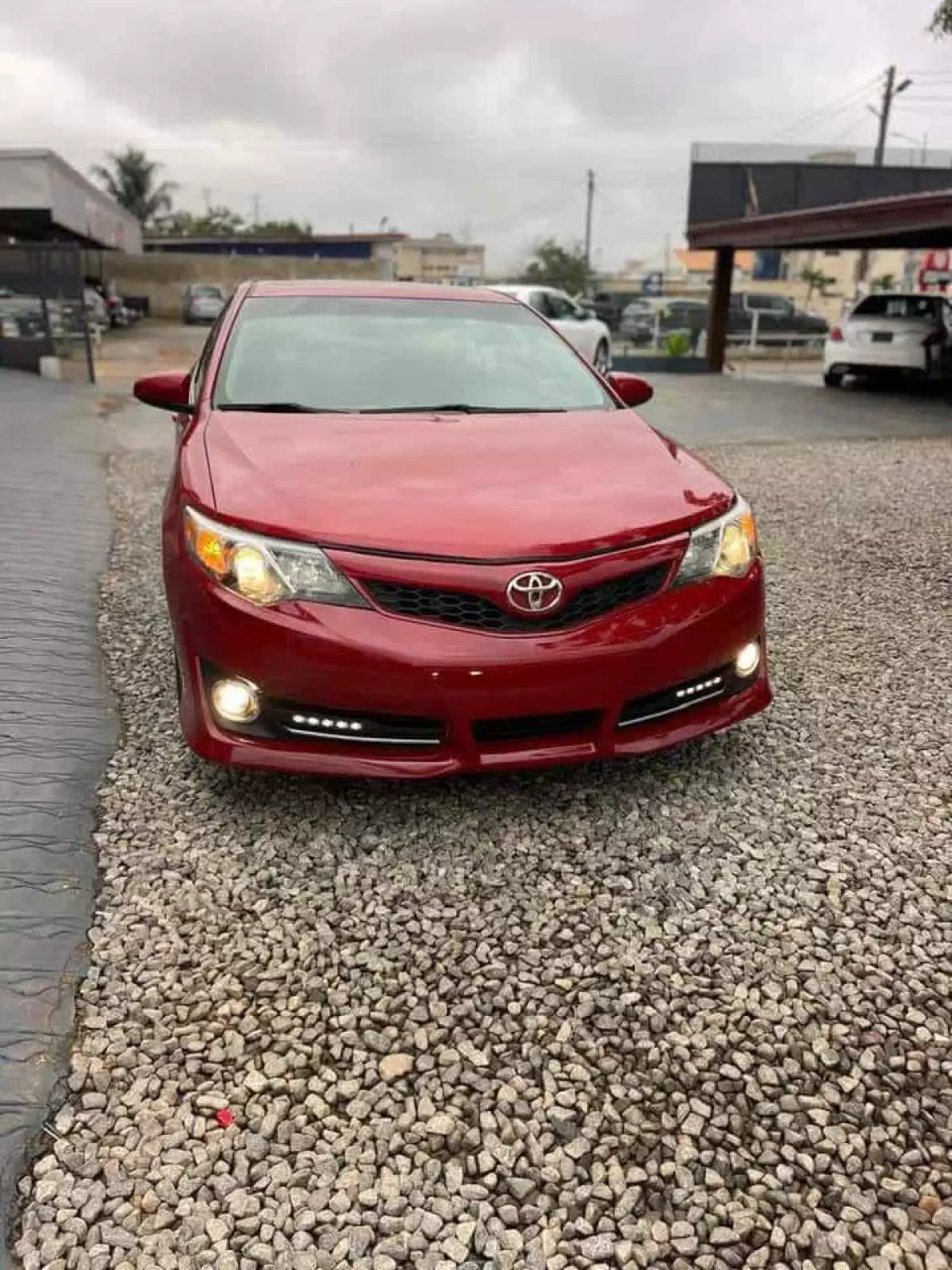 Toyota Camry   - 2014