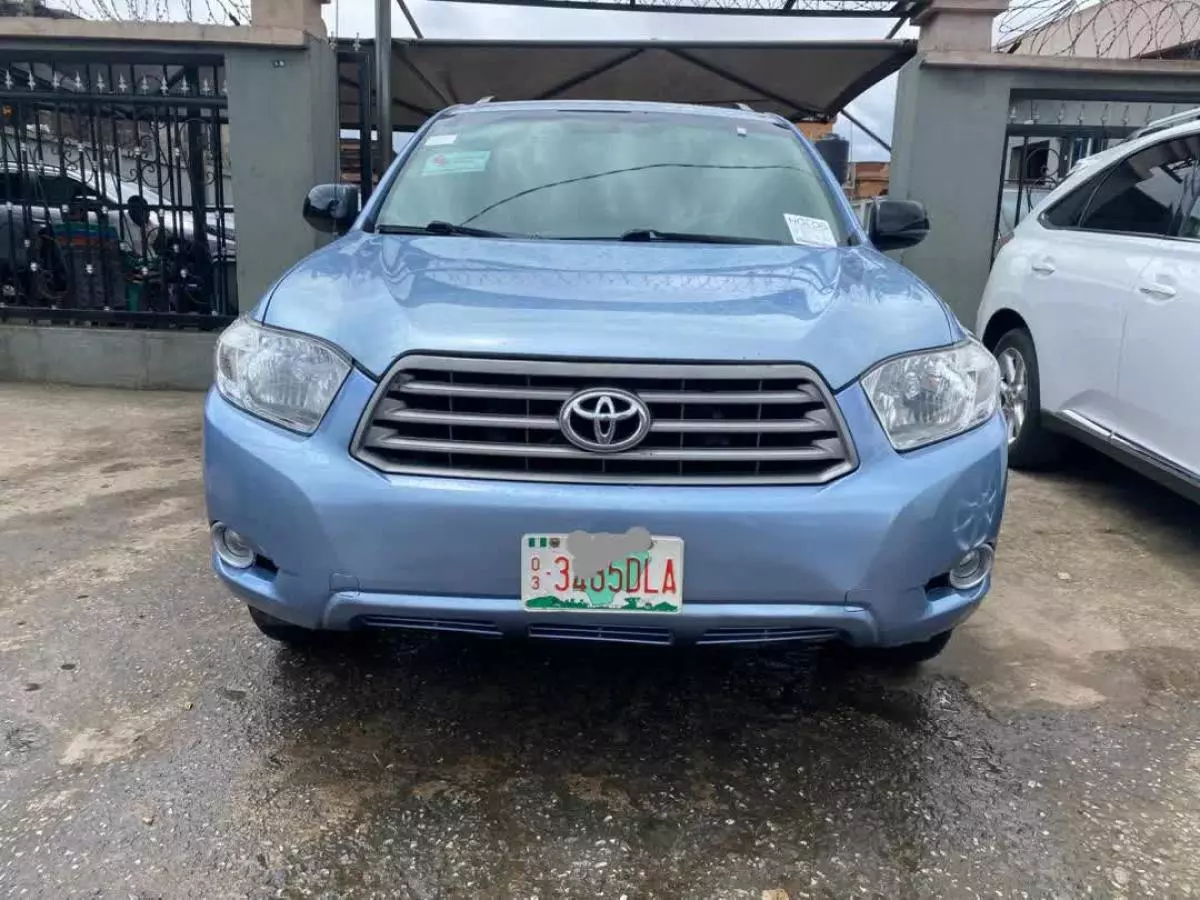 Toyota Highlander   - 2010