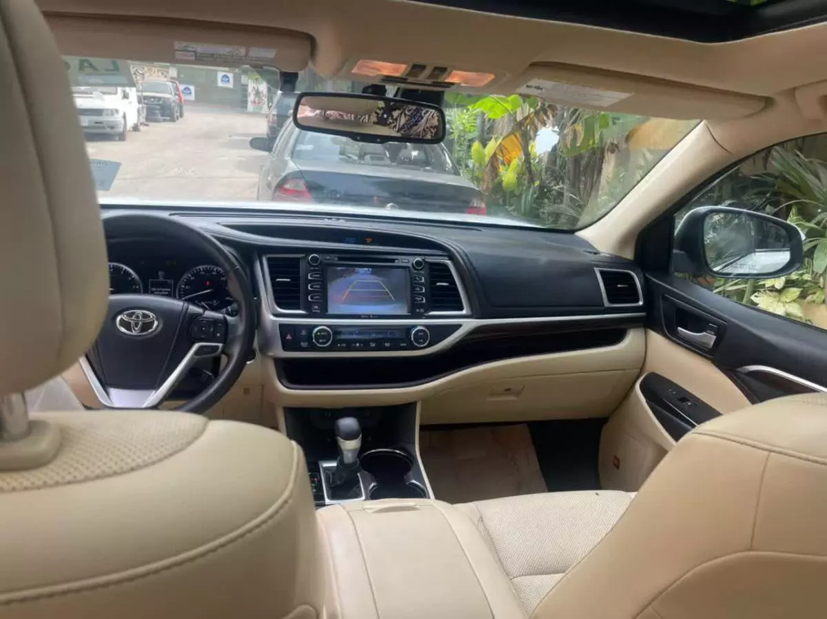 Toyota Highlander - 2015