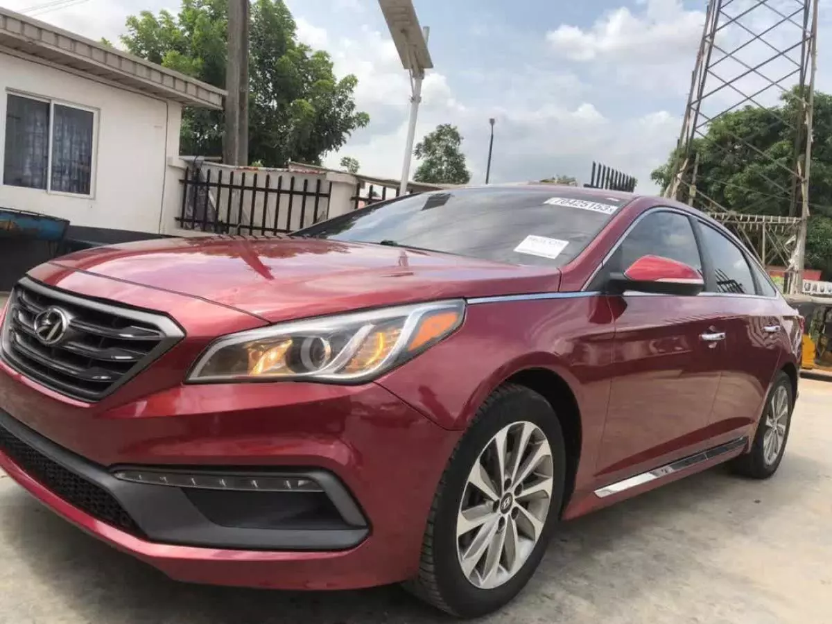 Hyundai Sonata   - 2016