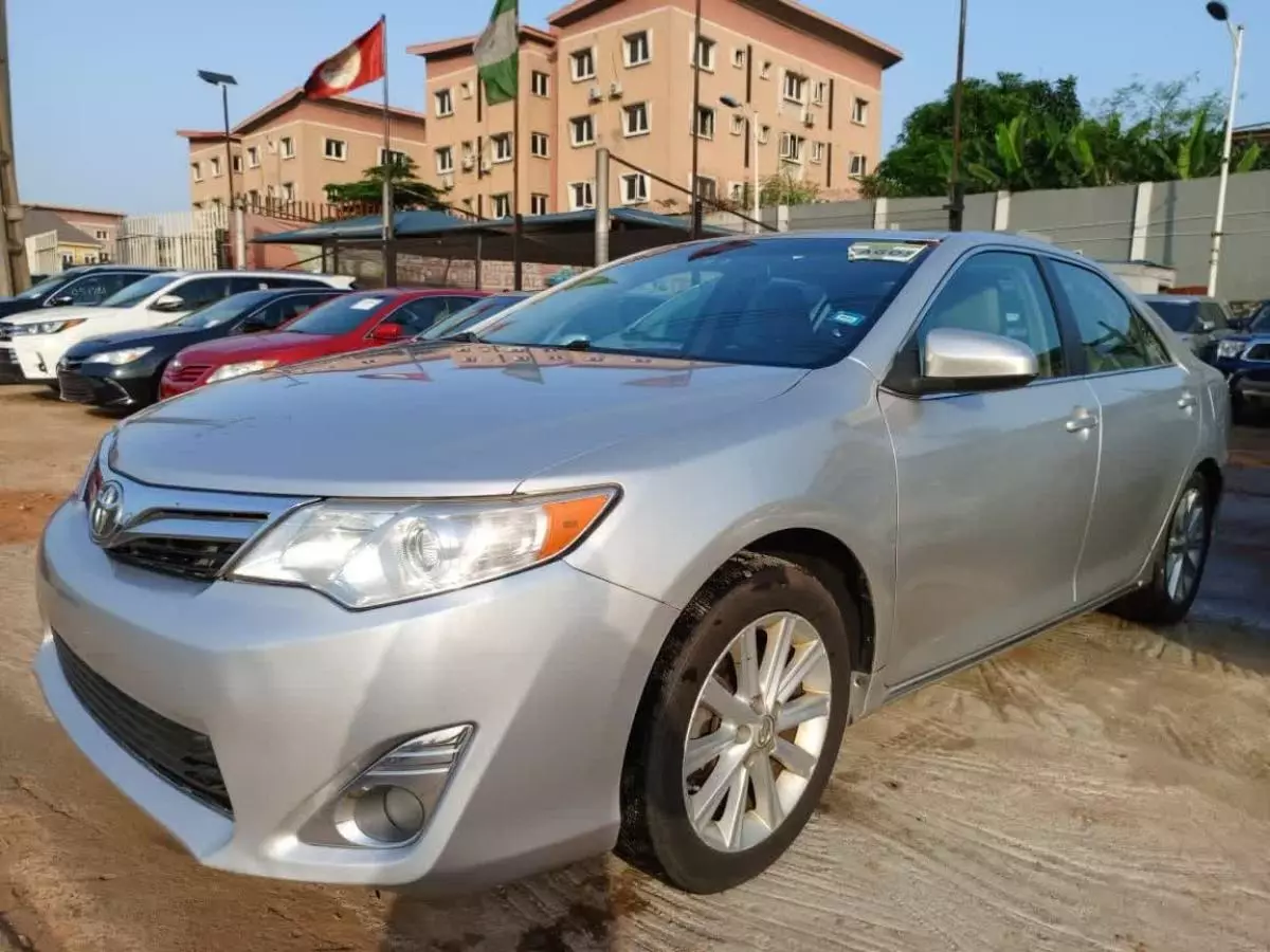 Toyota Camry   - 2012