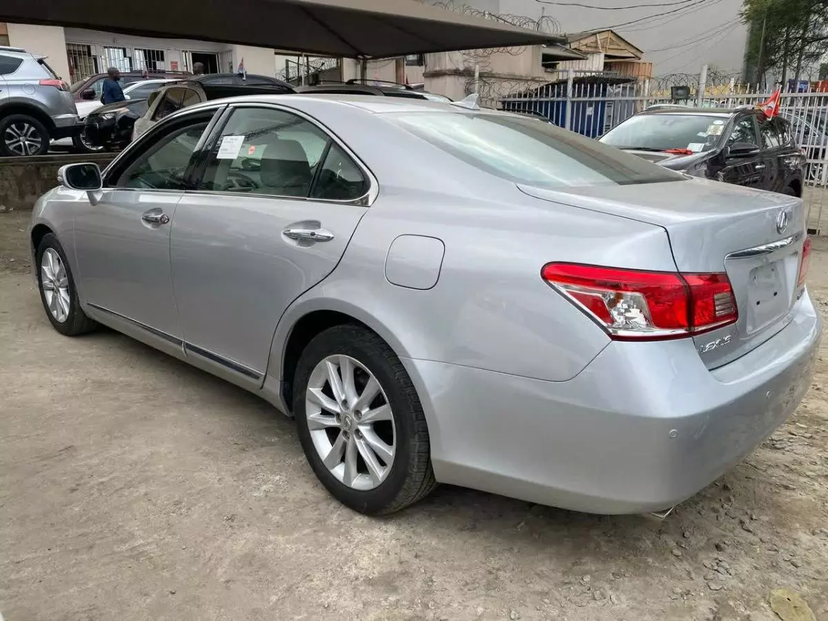 Lexus ES 350 - 2010