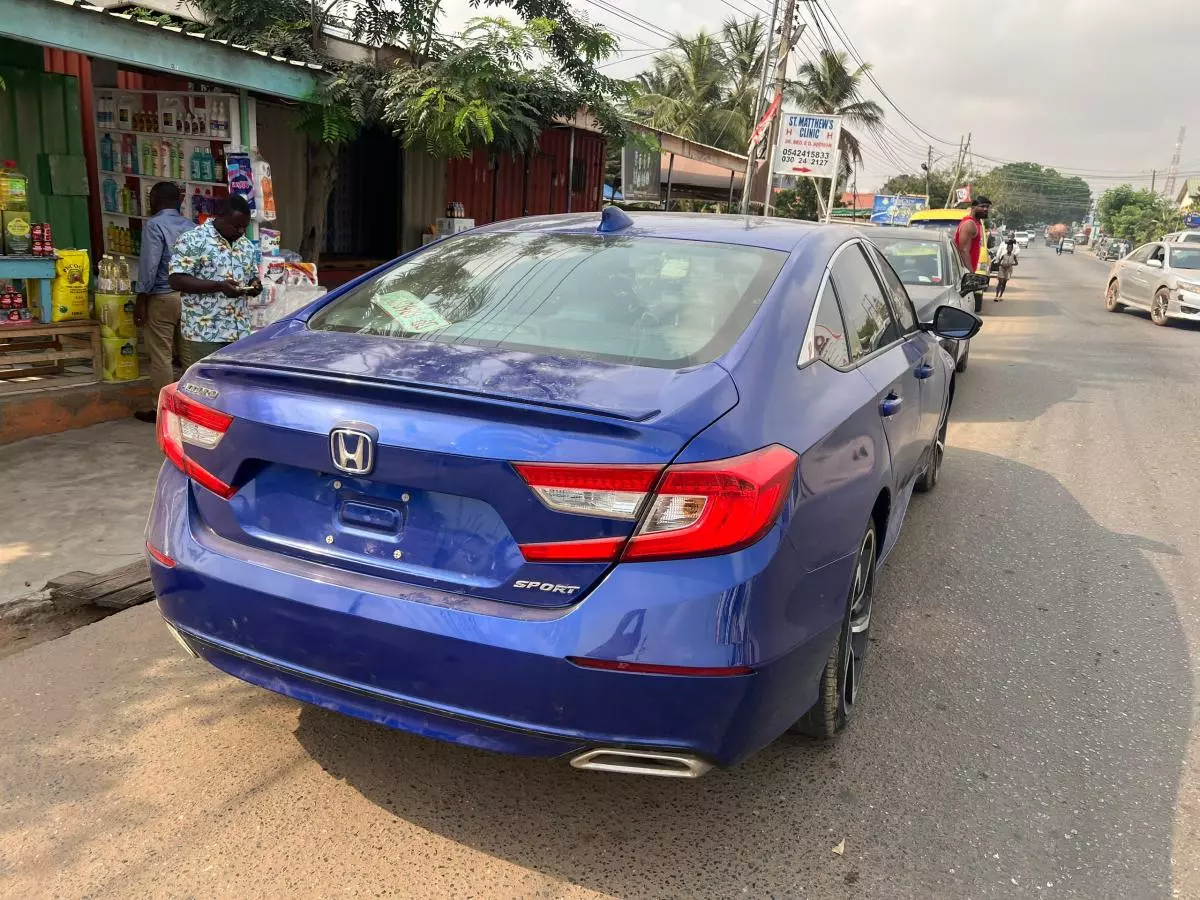 Honda Accord   - 2019