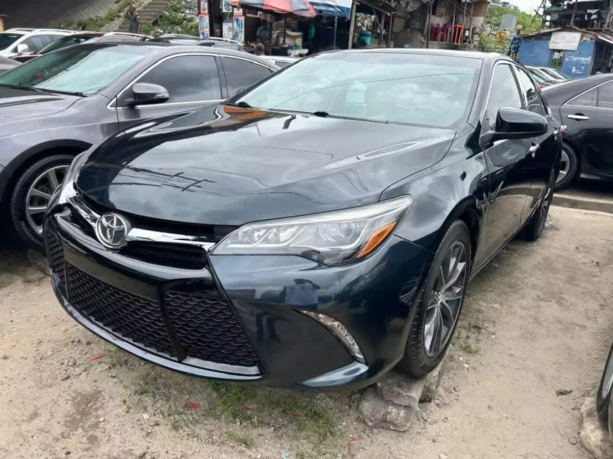 Toyota Camry   - 2015