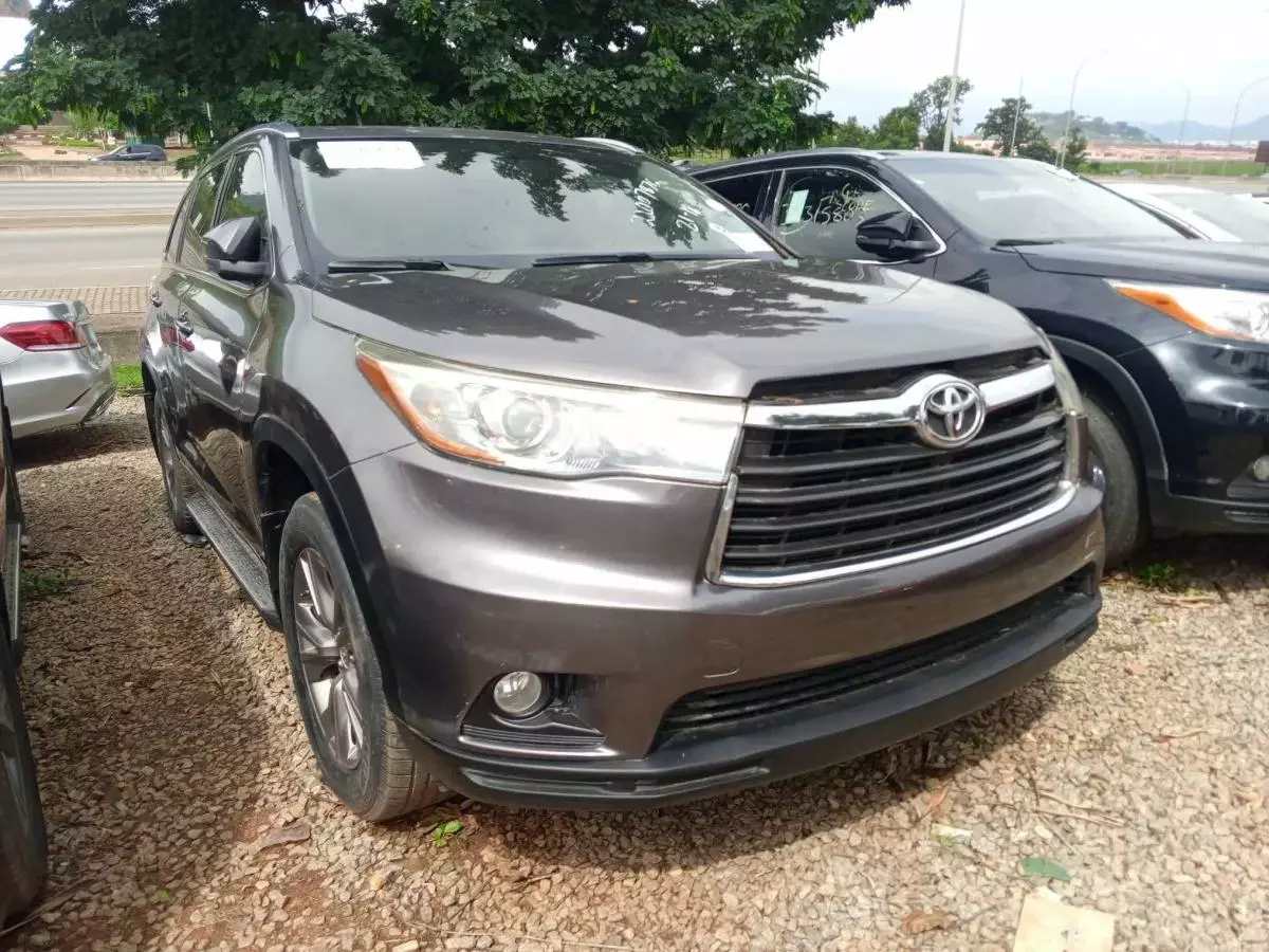 Toyota Highlander - 2015