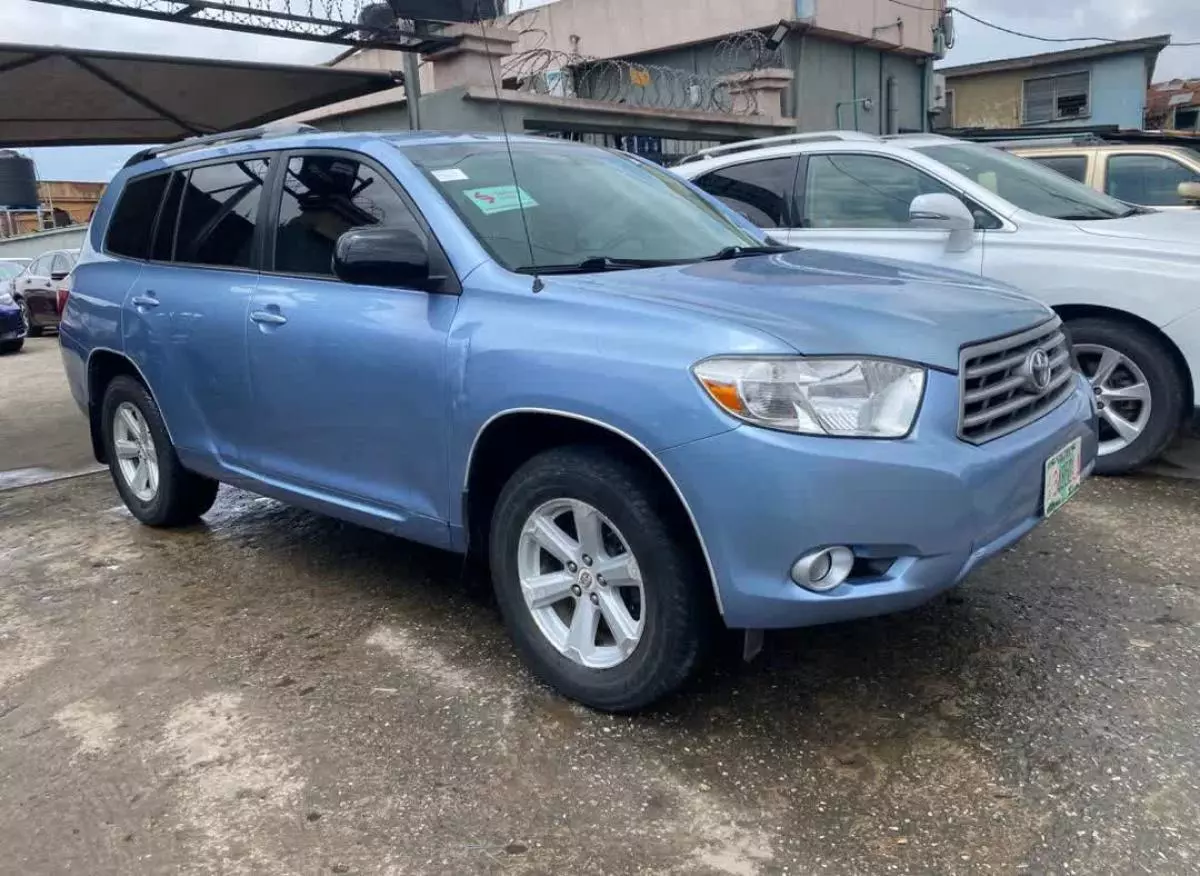 Toyota Highlander   - 2010