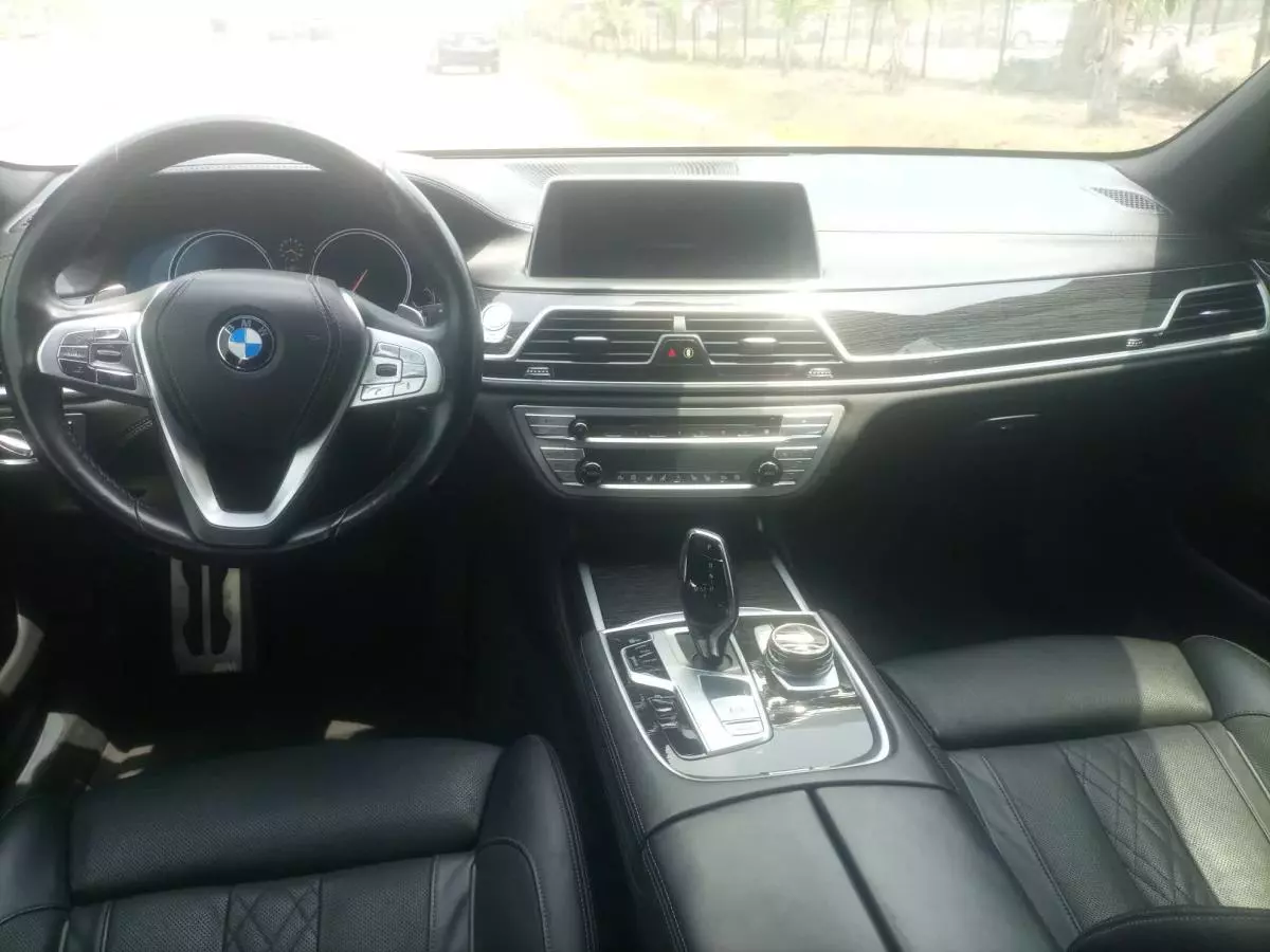 BMW 750 - 2018