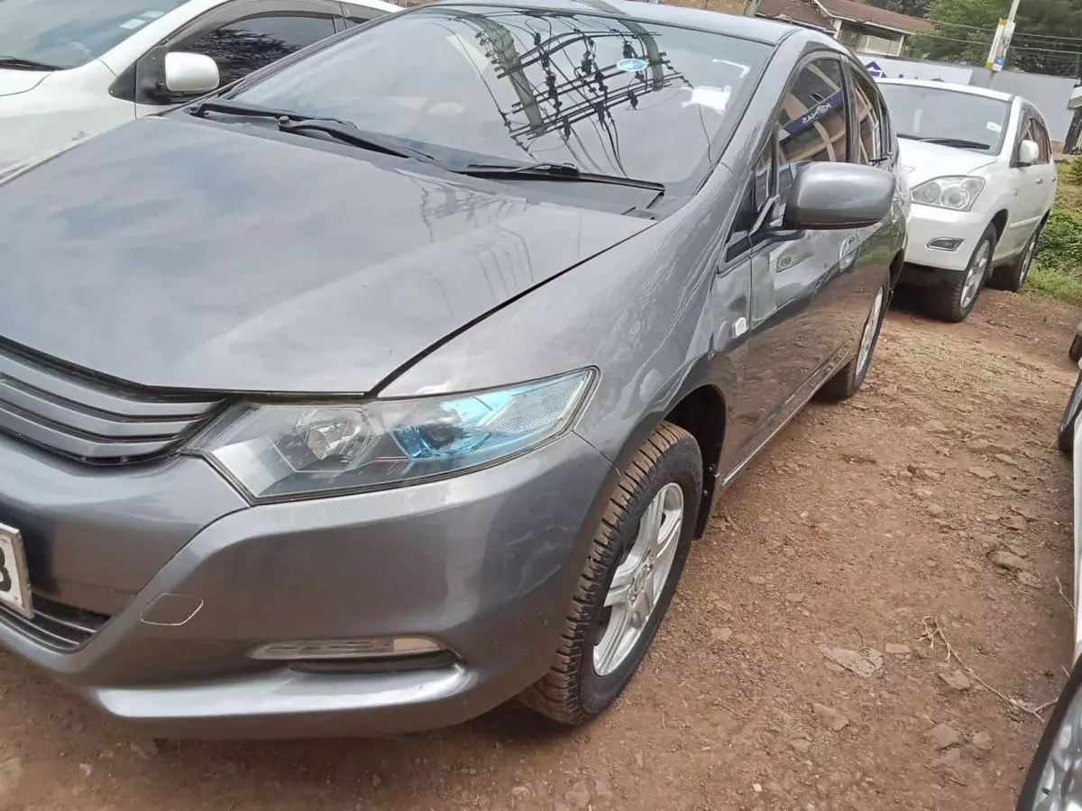 Honda Insight   - 2010