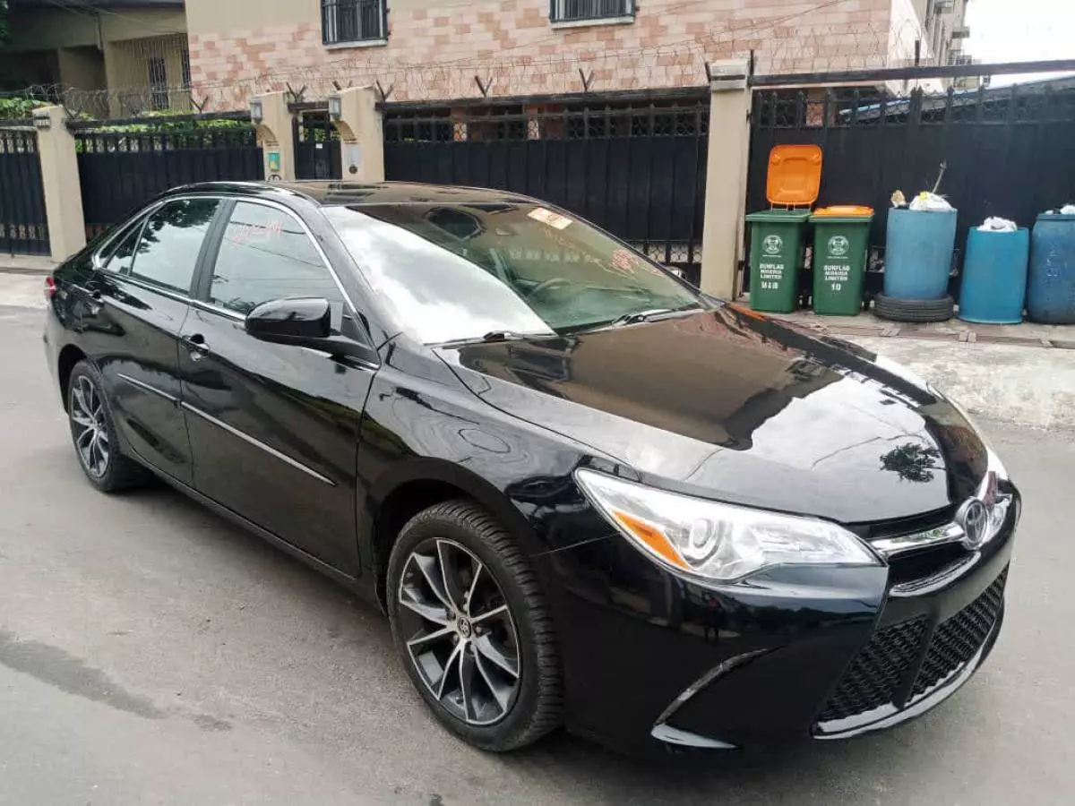 Toyota Camry - 2015