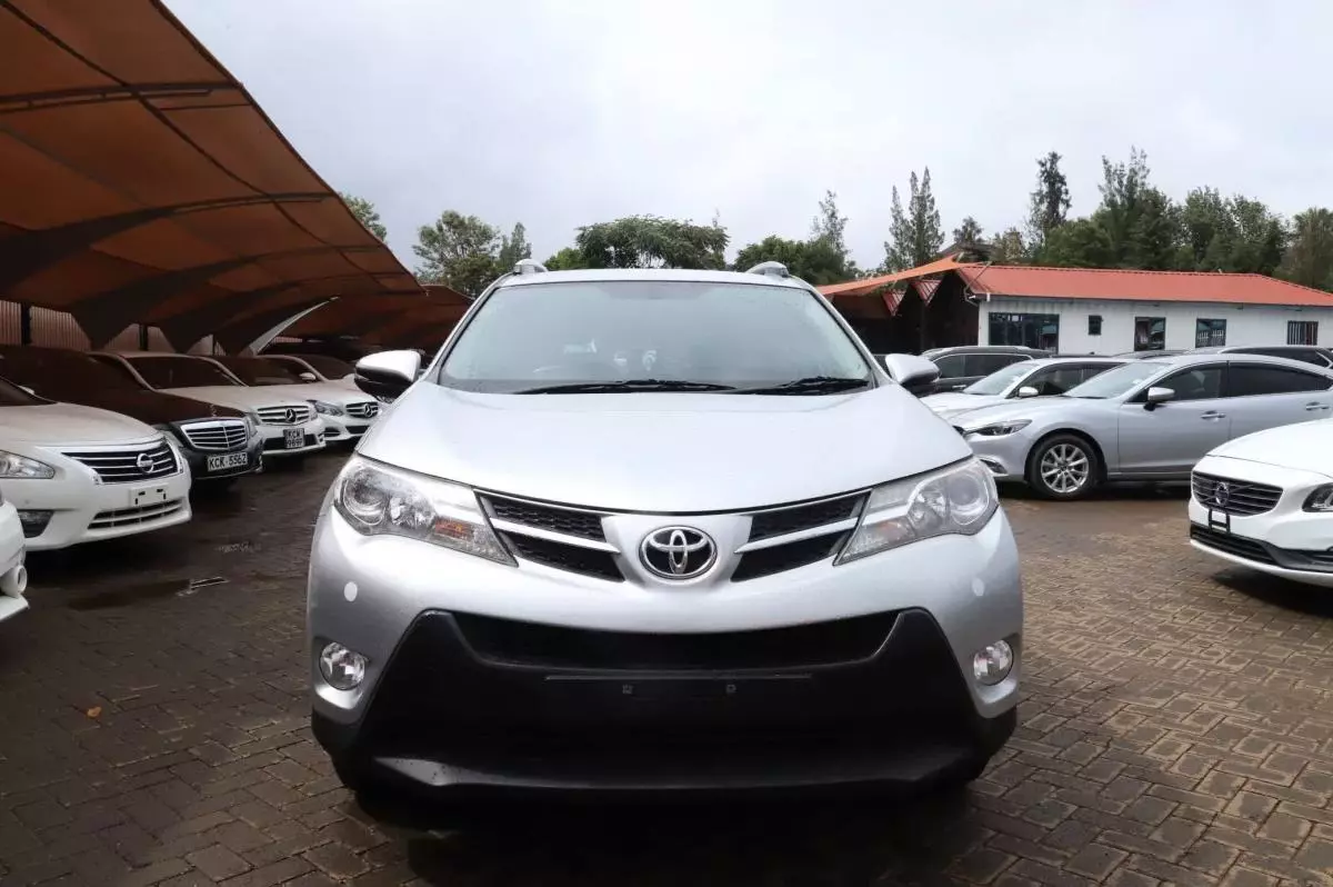 Toyota RAV 4   - 2015