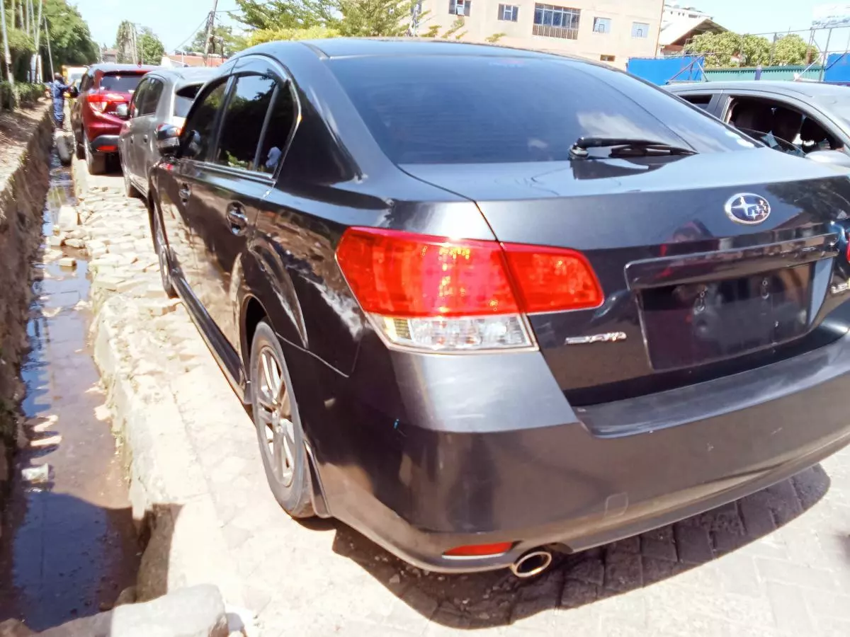 Subaru Legacy   - 2014