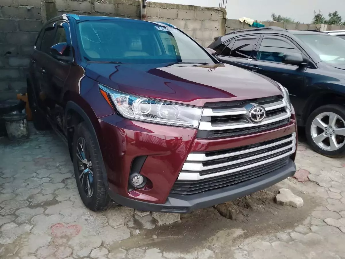 Toyota Highlander   - 2016