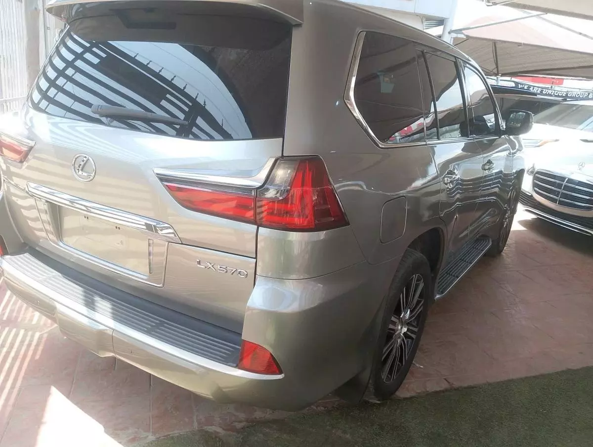 Lexus LX 570   - 2019