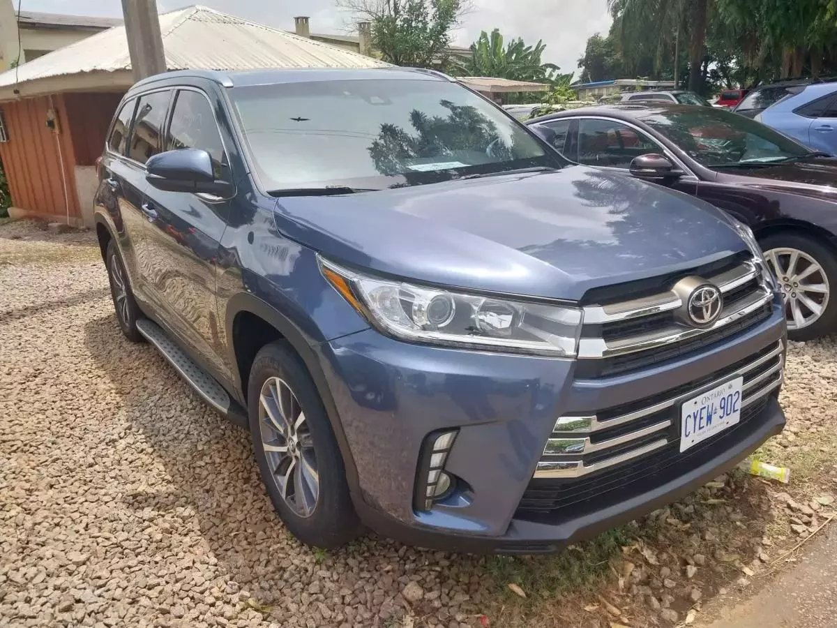 Toyota Highlander   - 2019