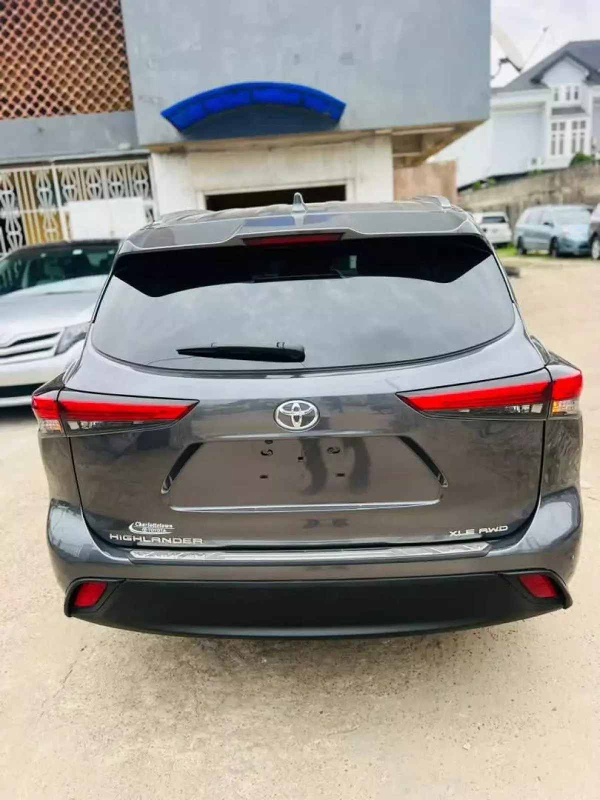 Toyota Highlander   - 2021