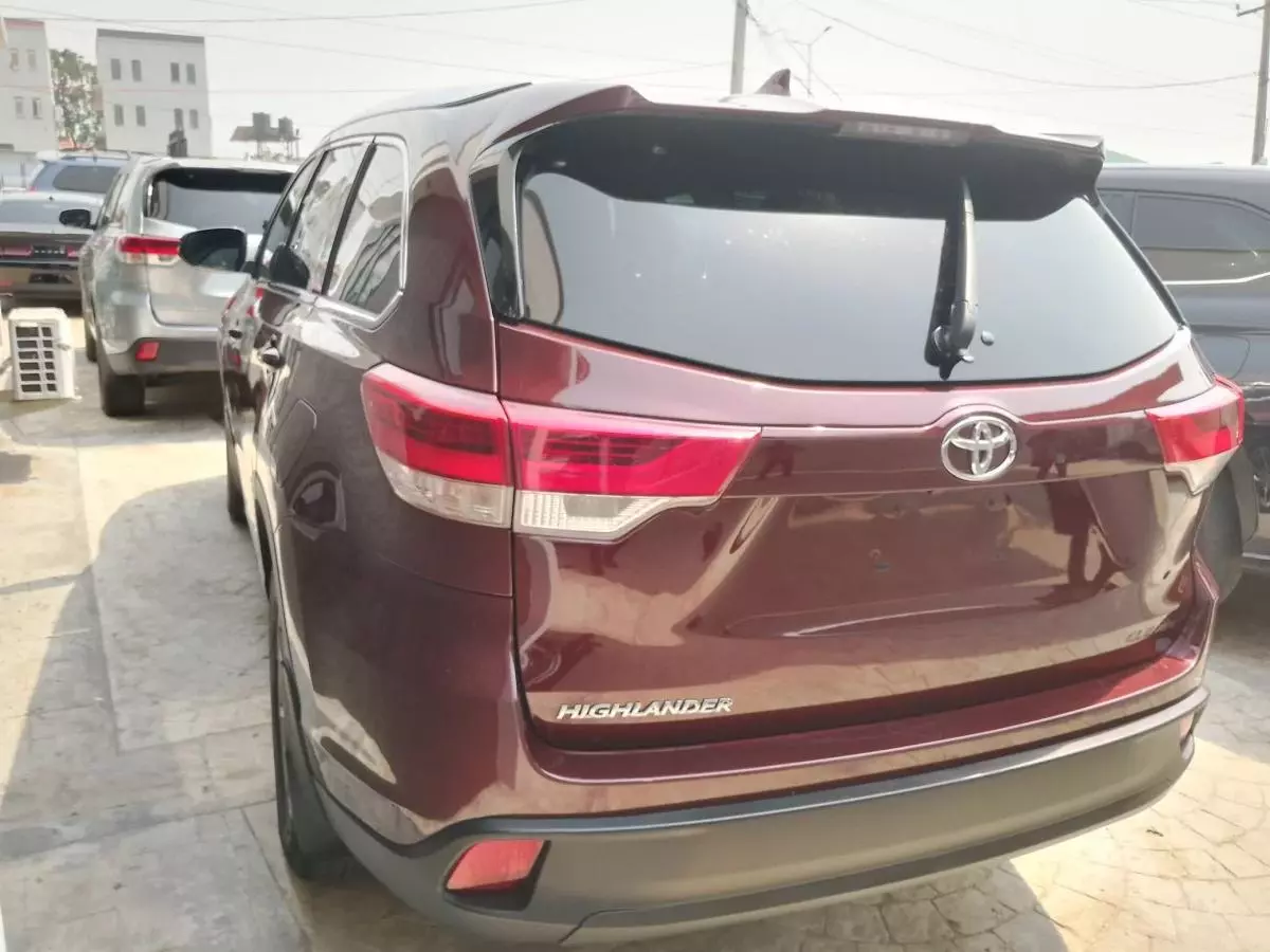 Toyota Highlander   - 2019