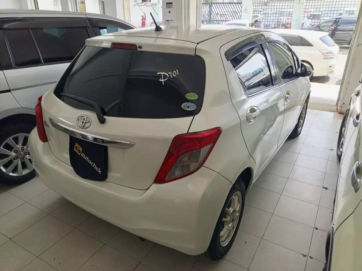 Toyota Vitz - 2012