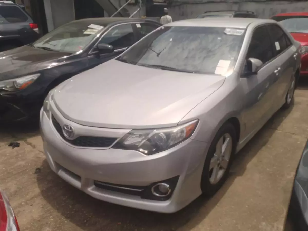 Toyota Camry   - 2014