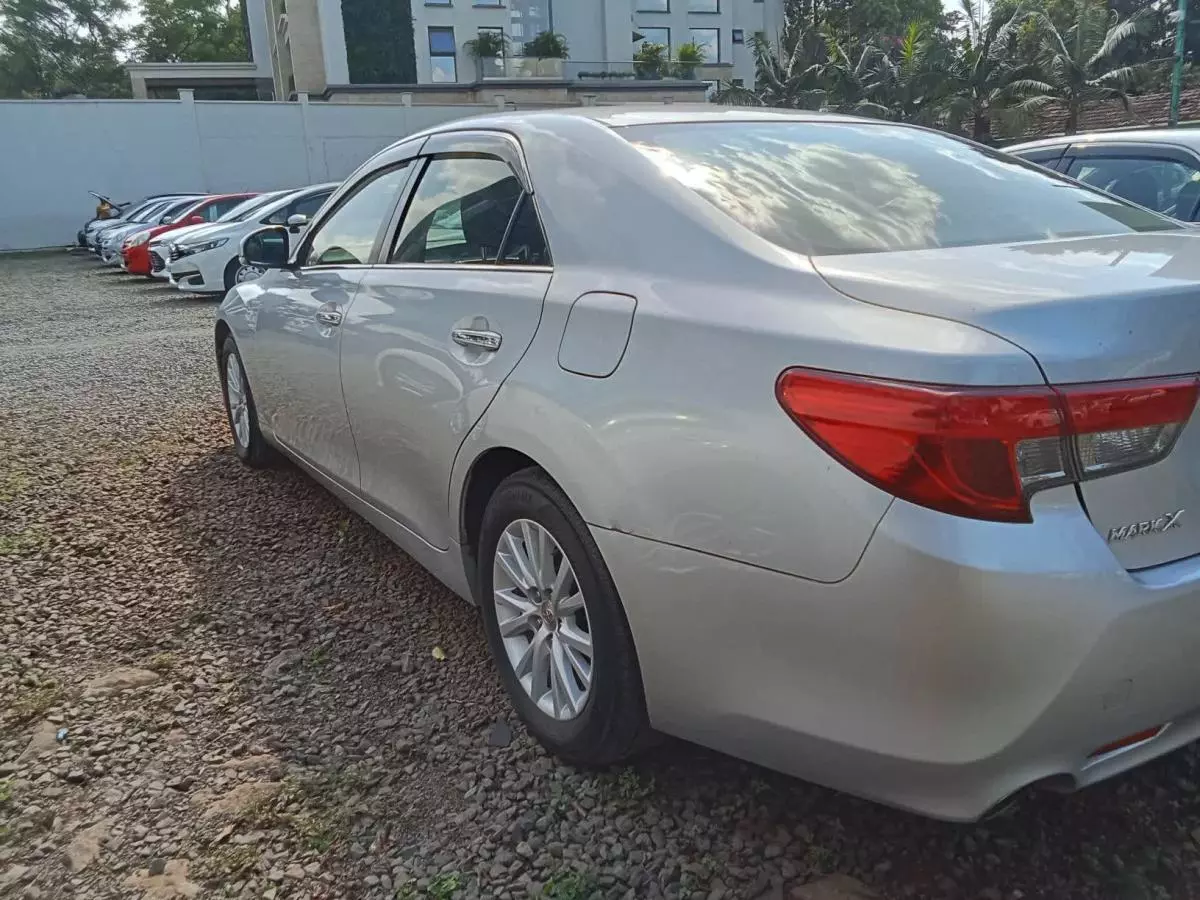 Toyota Mark X   - 2013