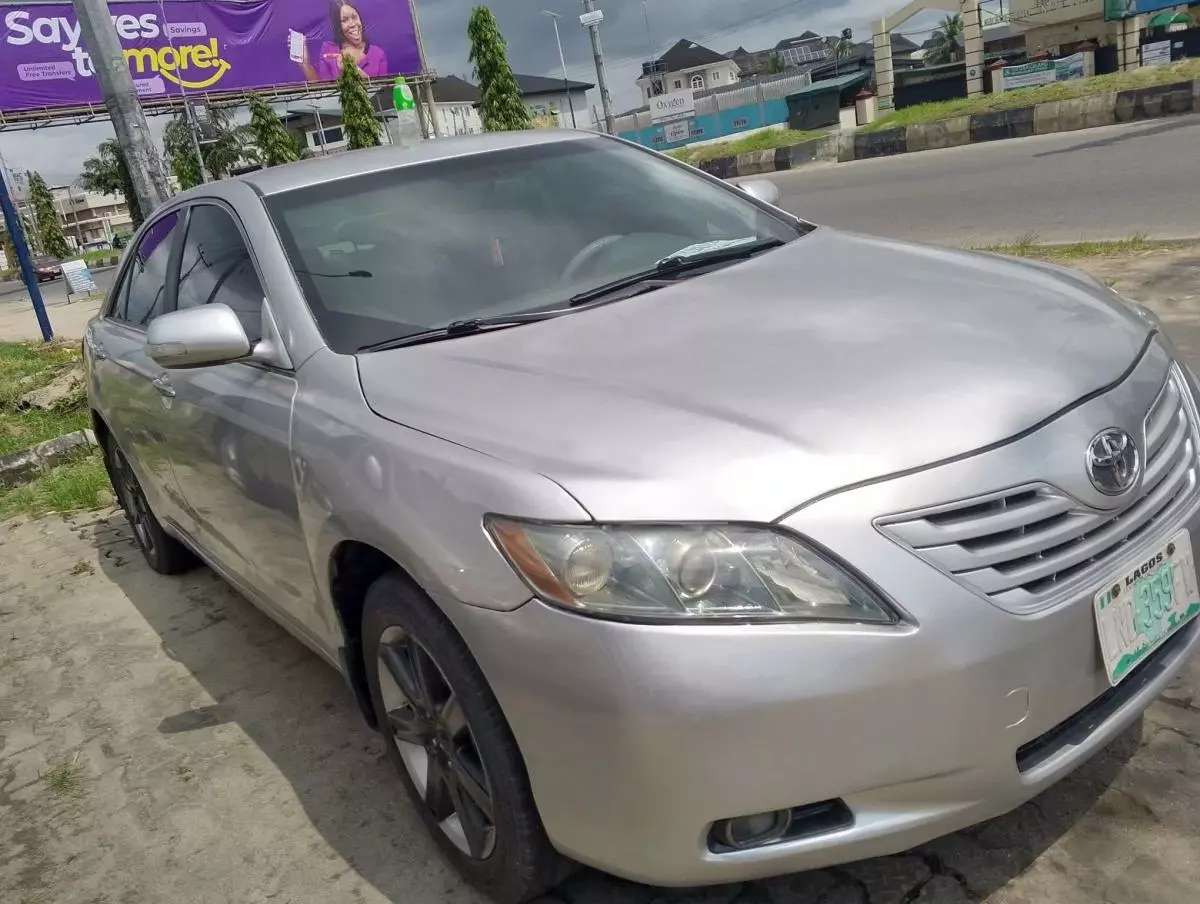 Toyota Camry   - 2007