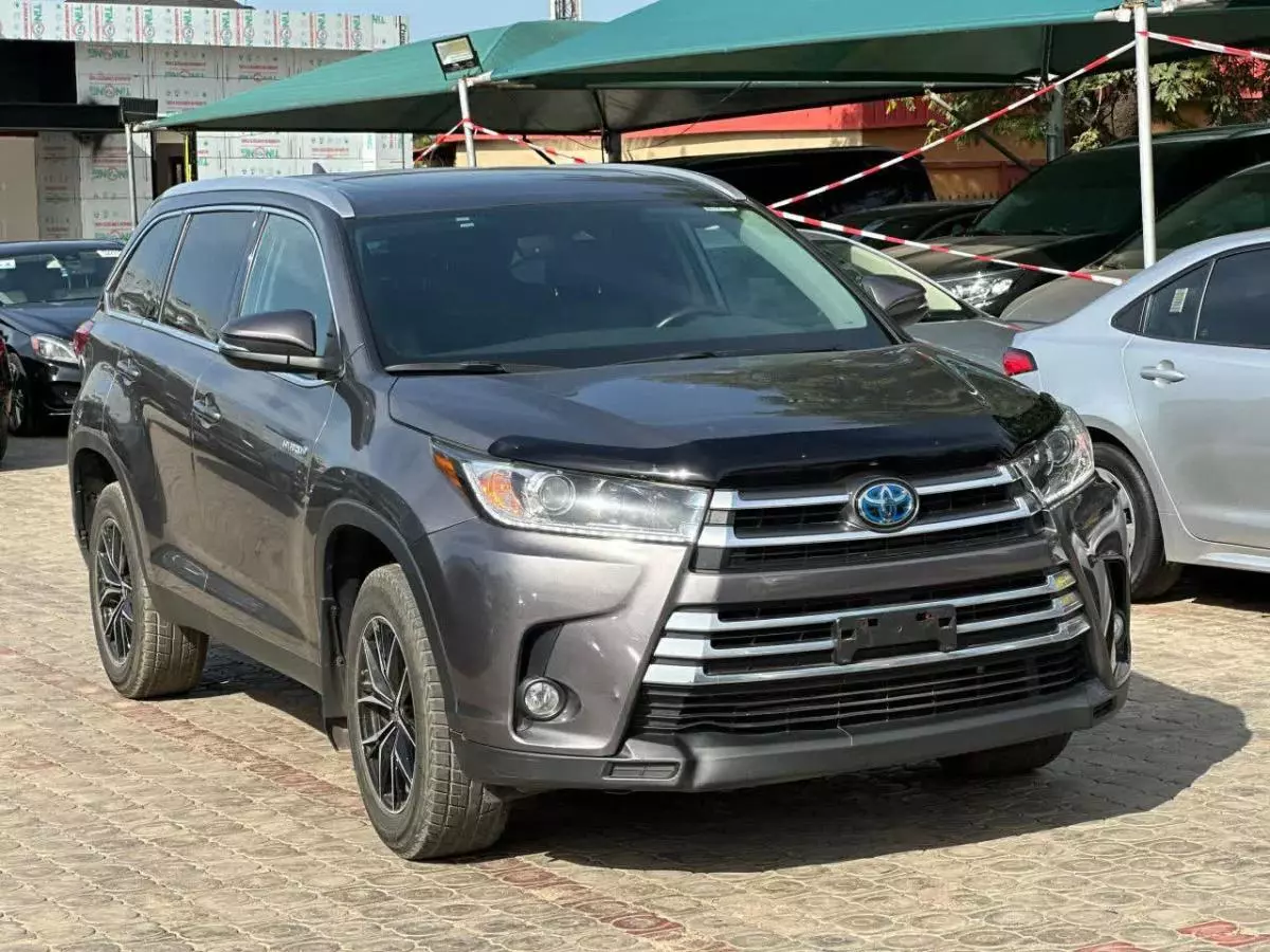 Toyota Highlander   - 2019