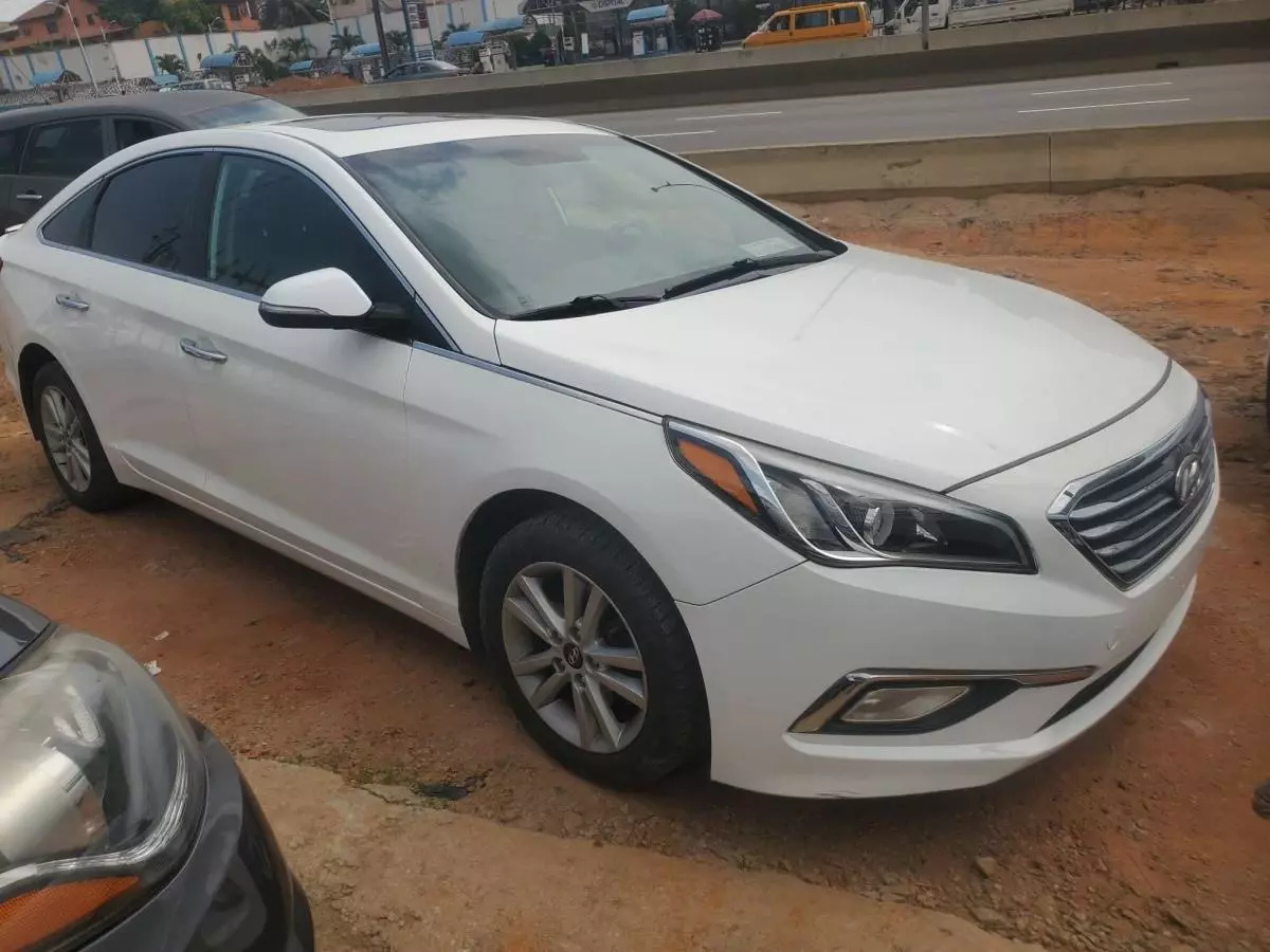 Hyundai Sonata   - 2016