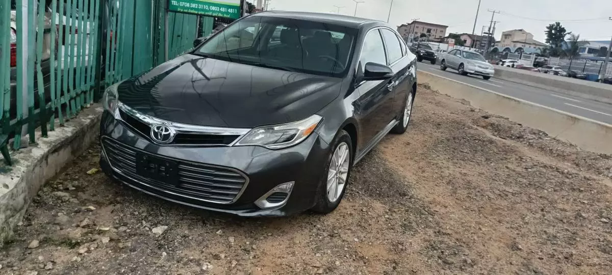 Toyota Avalon   - 2015