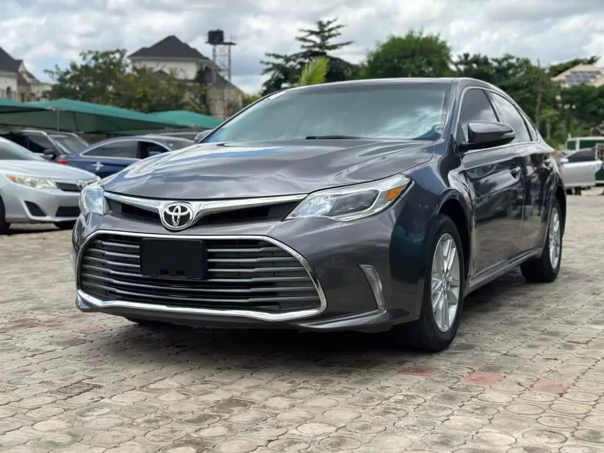 Toyota Avalon   - 2014