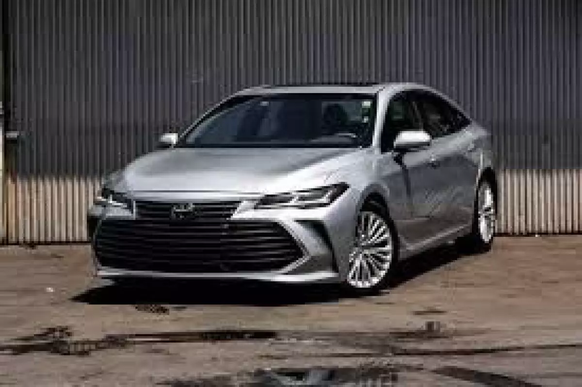 Toyota Avalon   - 2016