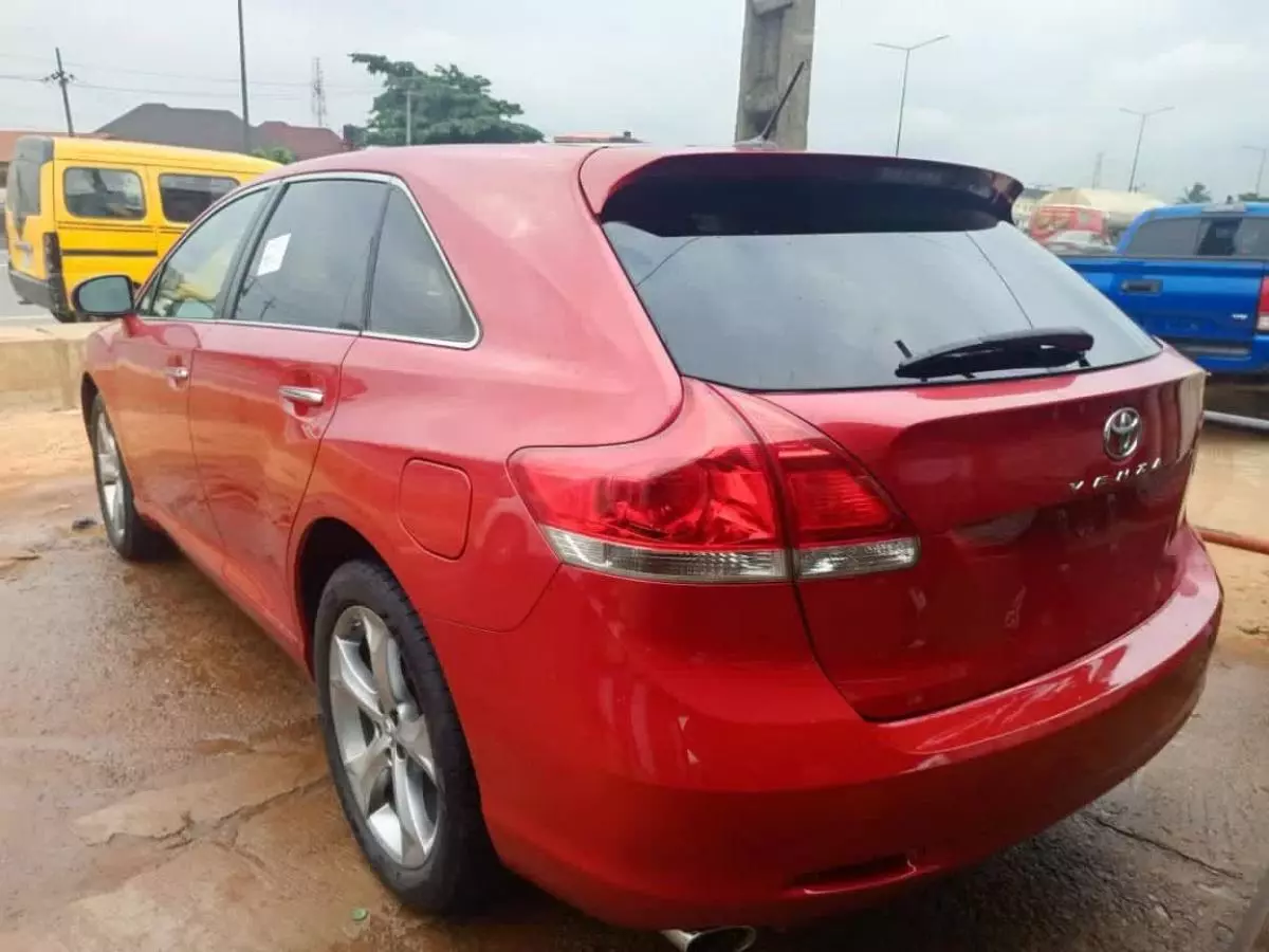 Toyota Venza   - 2010