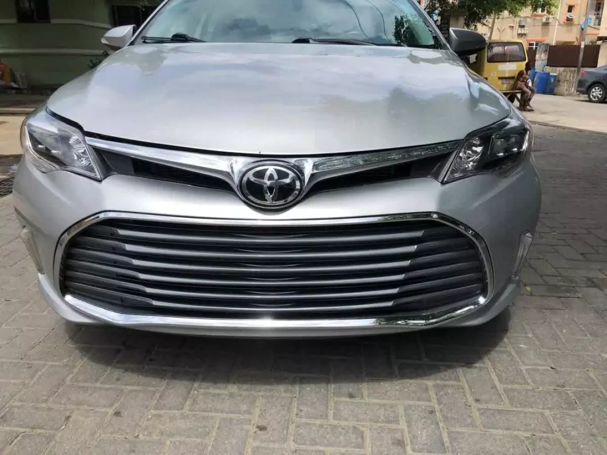 Toyota Avalon   - 2016