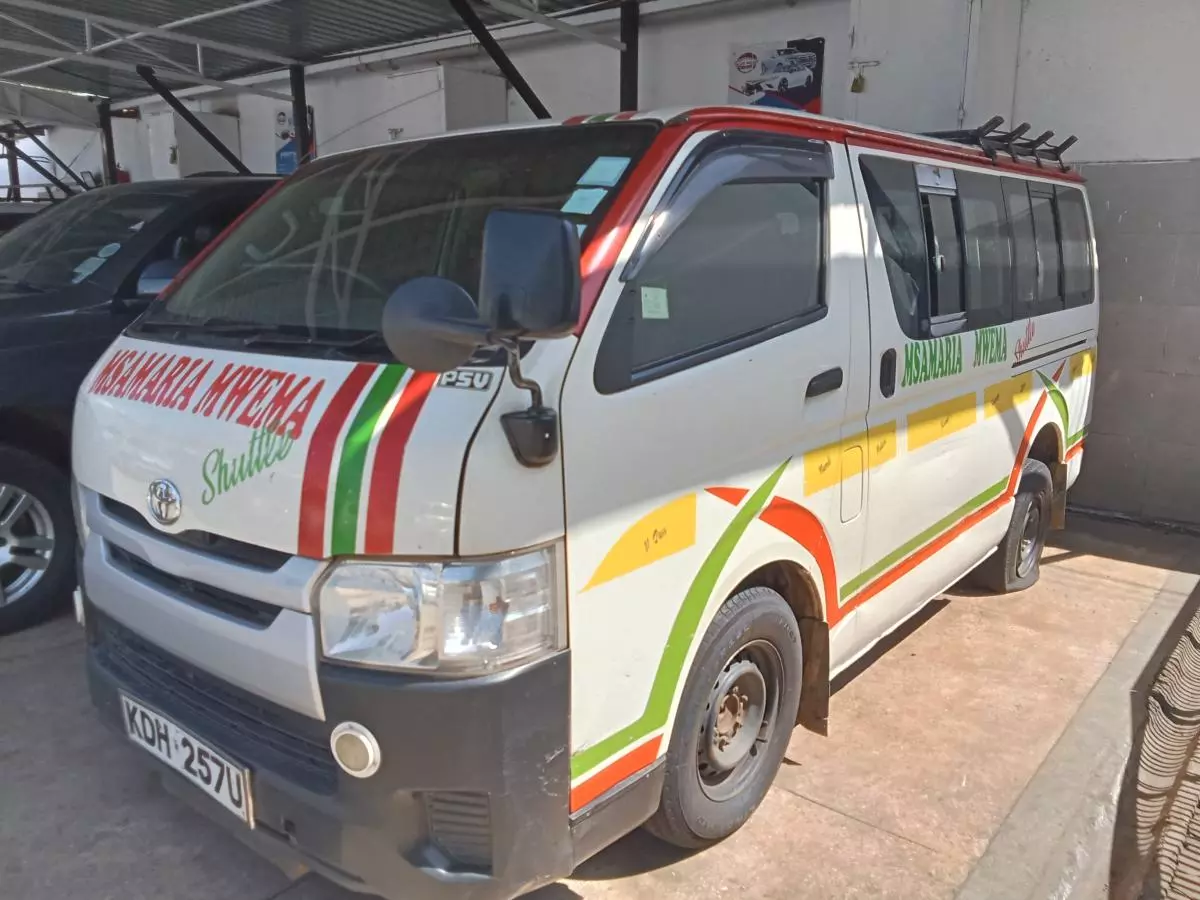 Toyota Hiace   - 2016