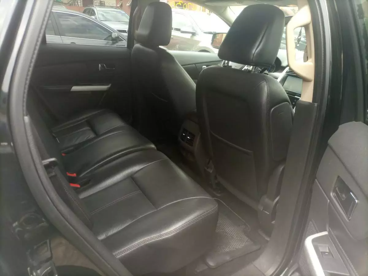 Ford Edge   - 2011