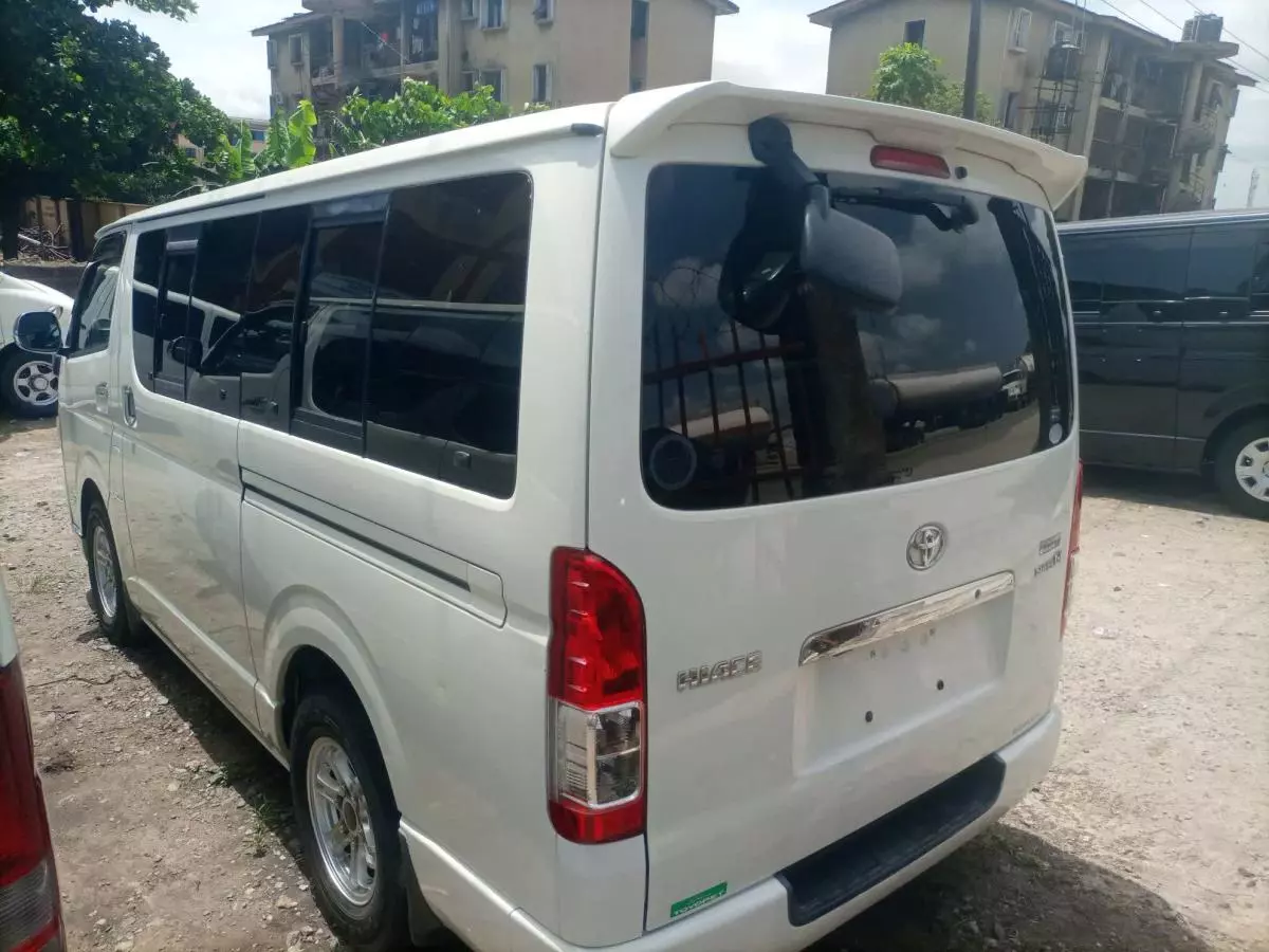 Toyota Hiace   - 2008