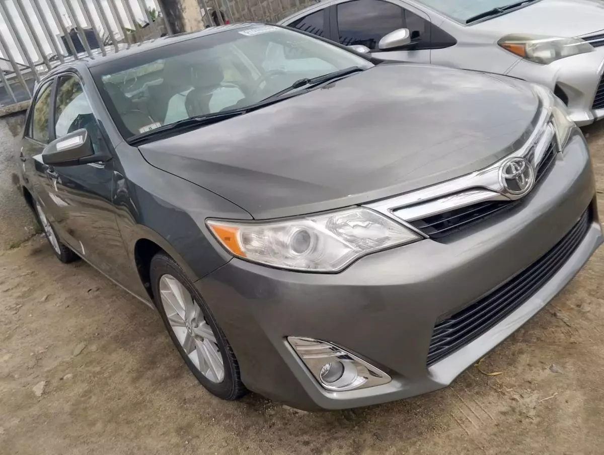 Toyota Camry   - 2012