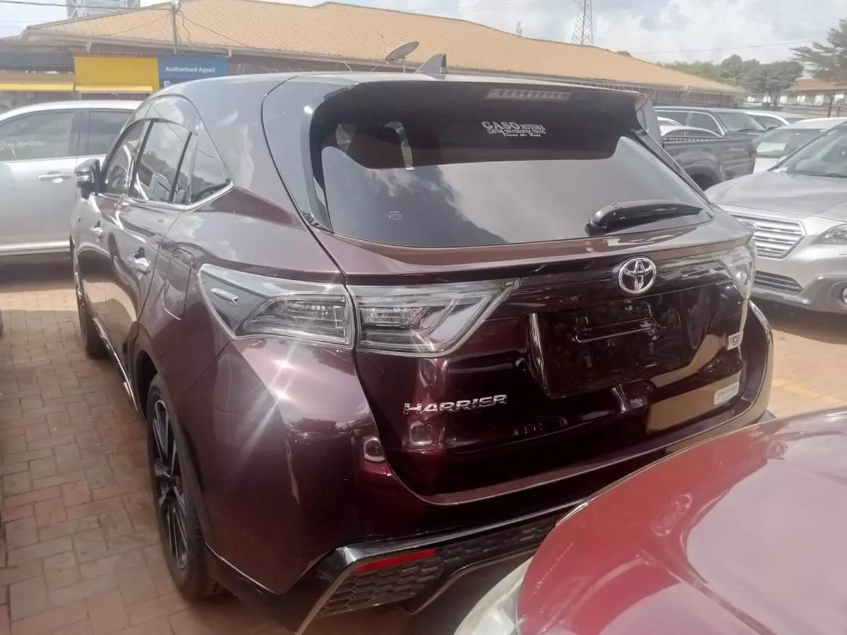 Toyota Harrier   - 2016