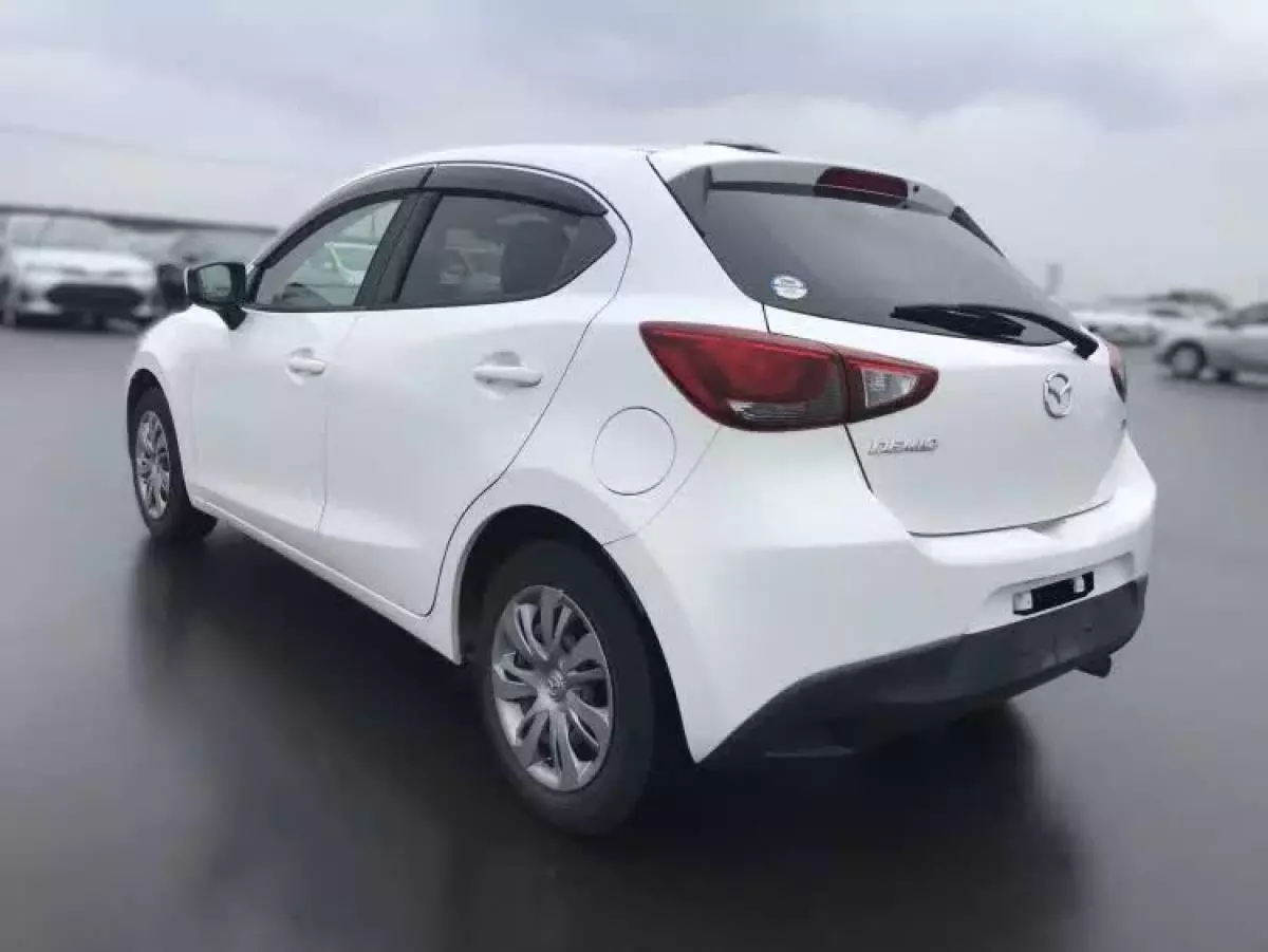 Mazda Demio   - 2015