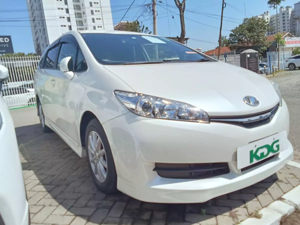 Toyota Wish   - 2017