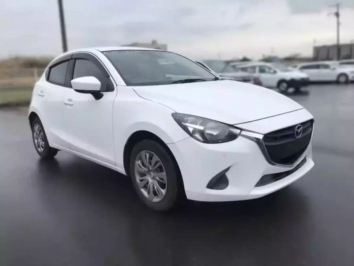 Mazda Demio   - 2015