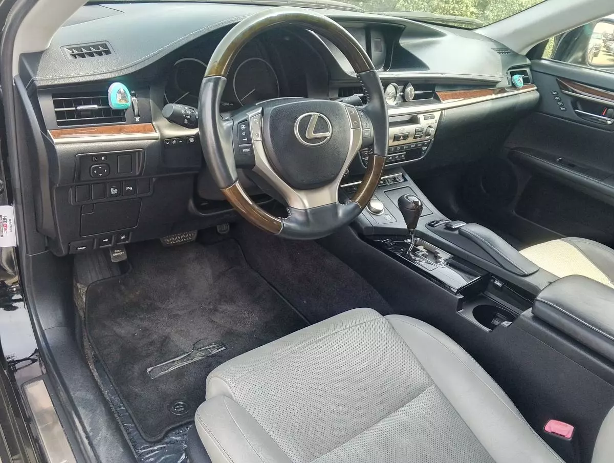 Lexus ES 350   - 2013