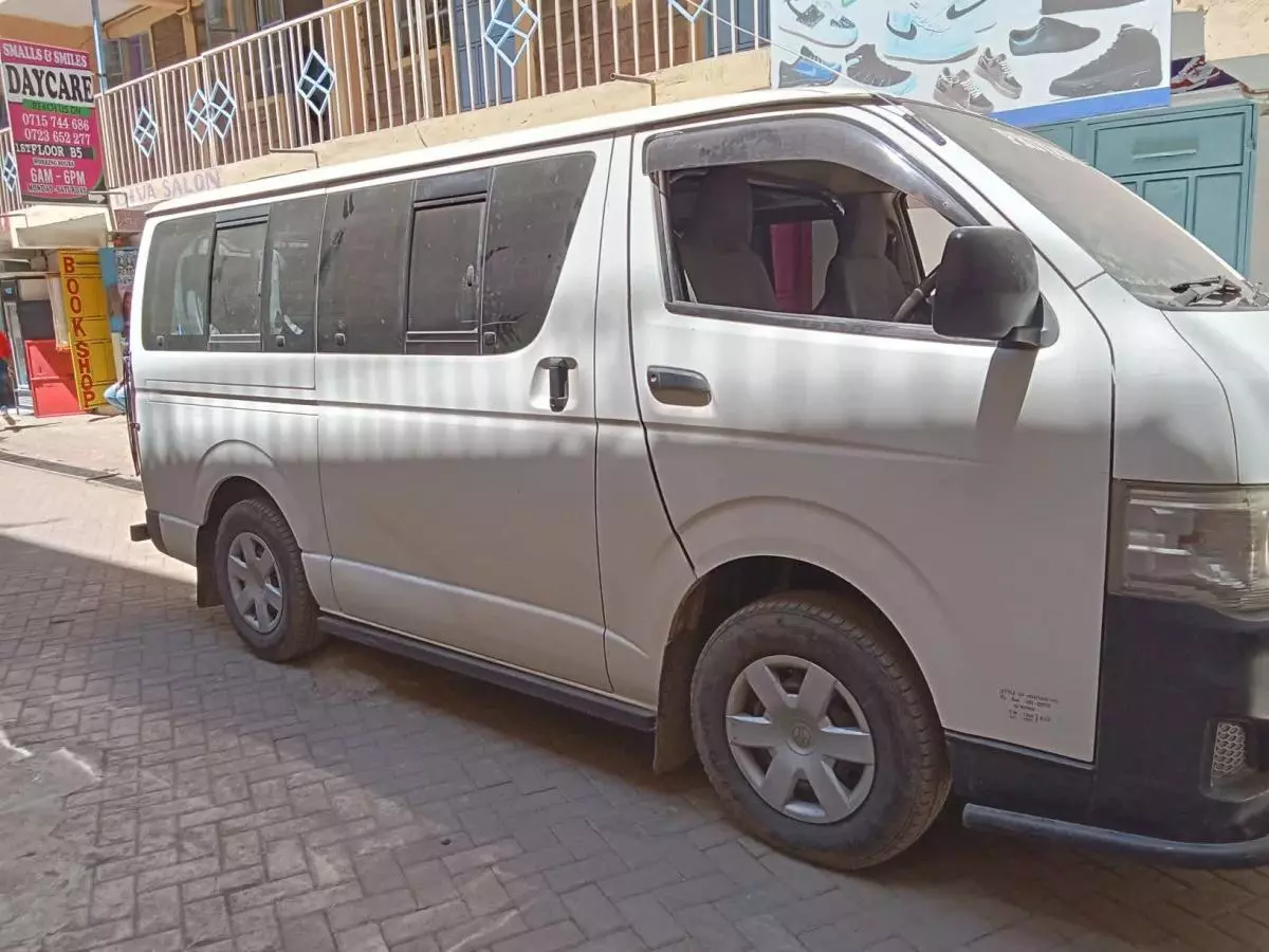 Toyota Hiace   - 2013