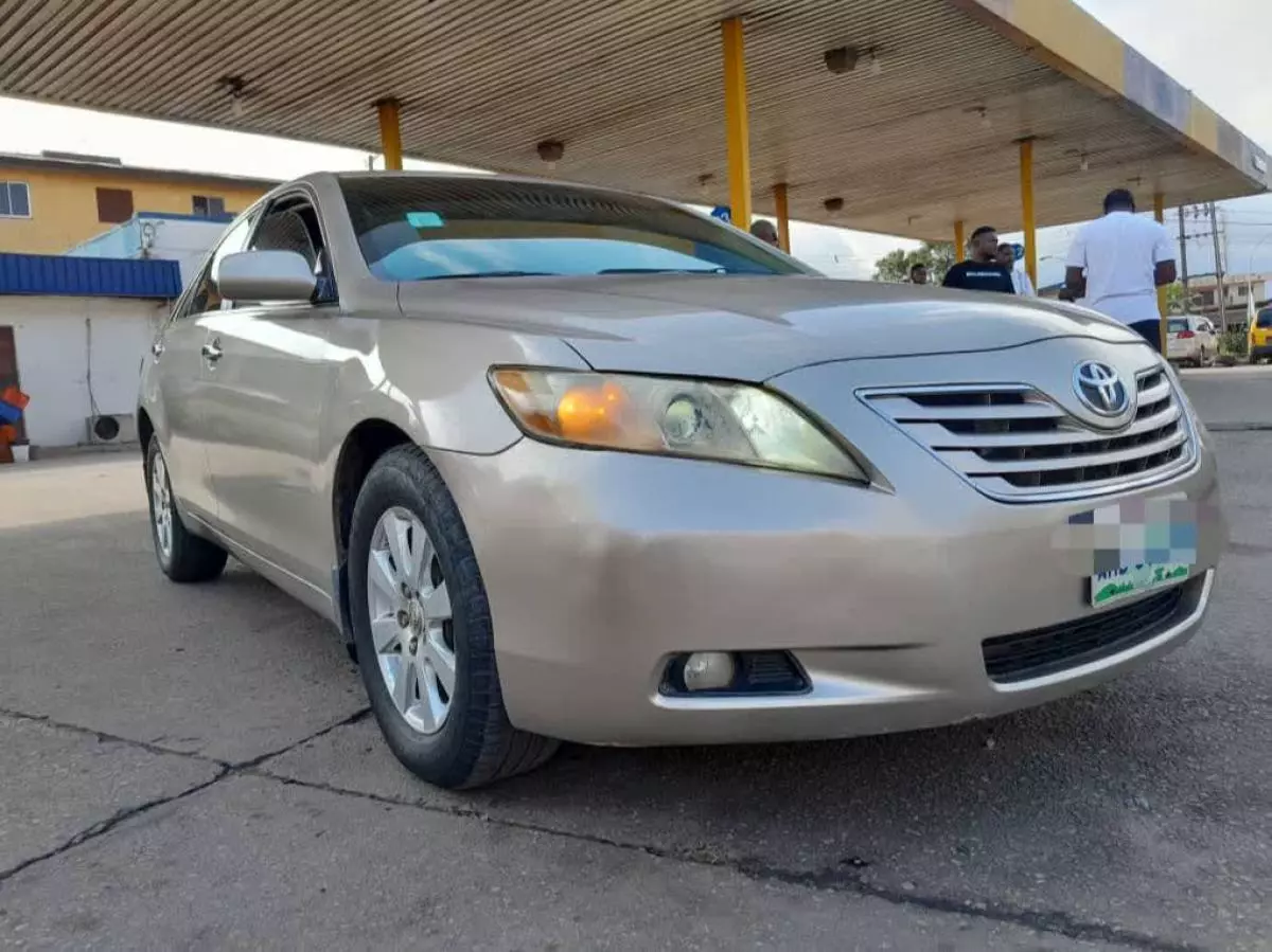 Toyota Camry   - 2007