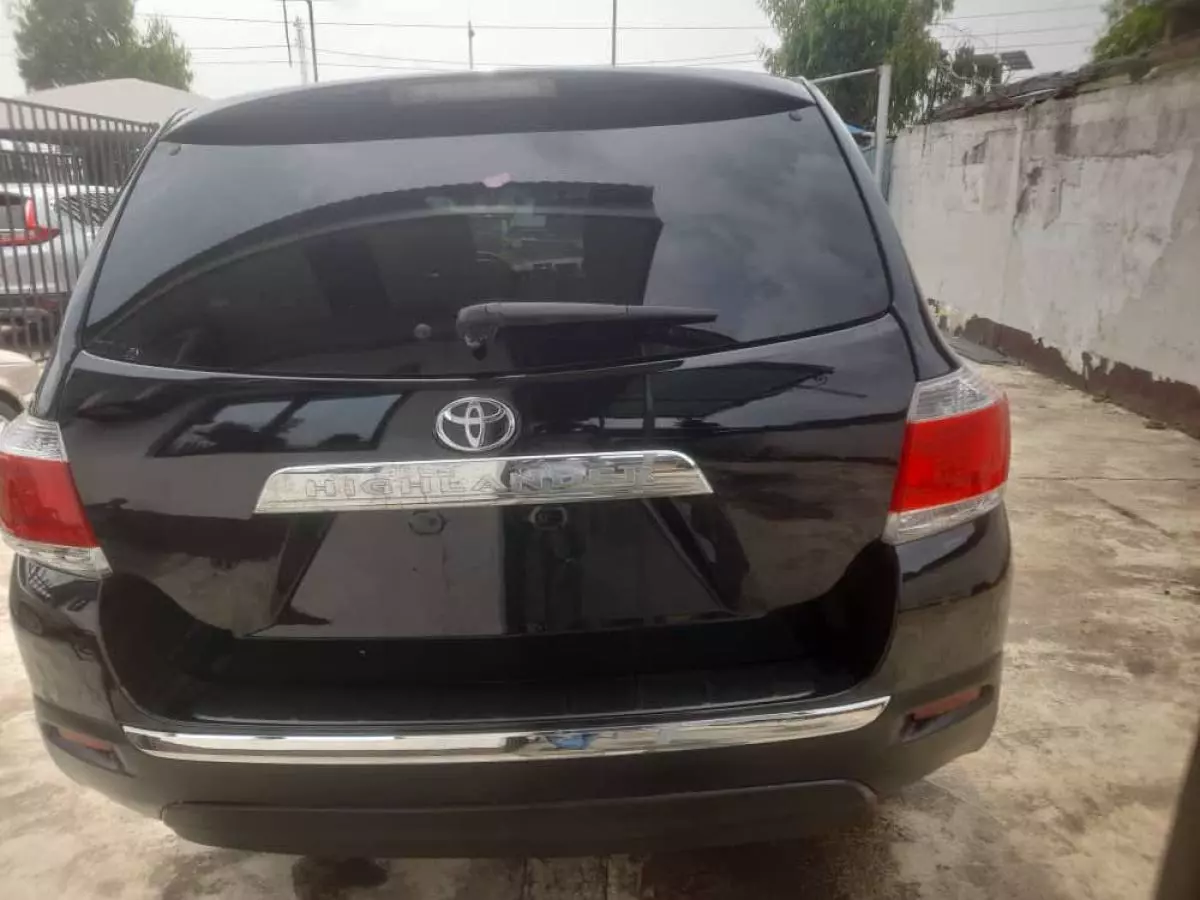 Toyota Highlander   - 2013