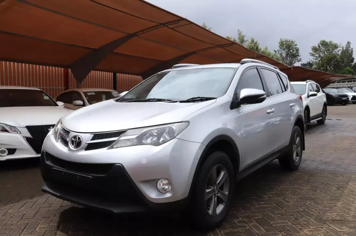 Toyota RAV 4   - 2015