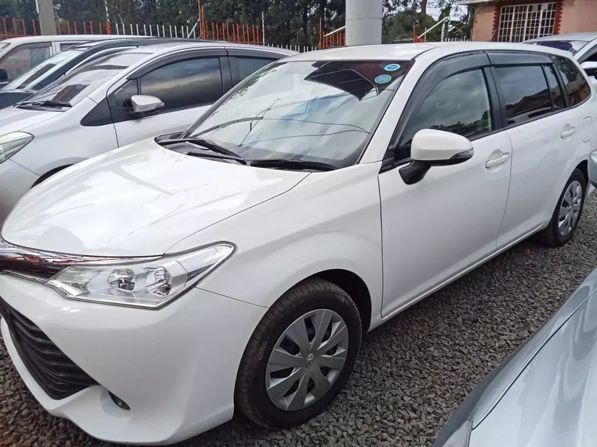 Toyota Fielder    - 2017