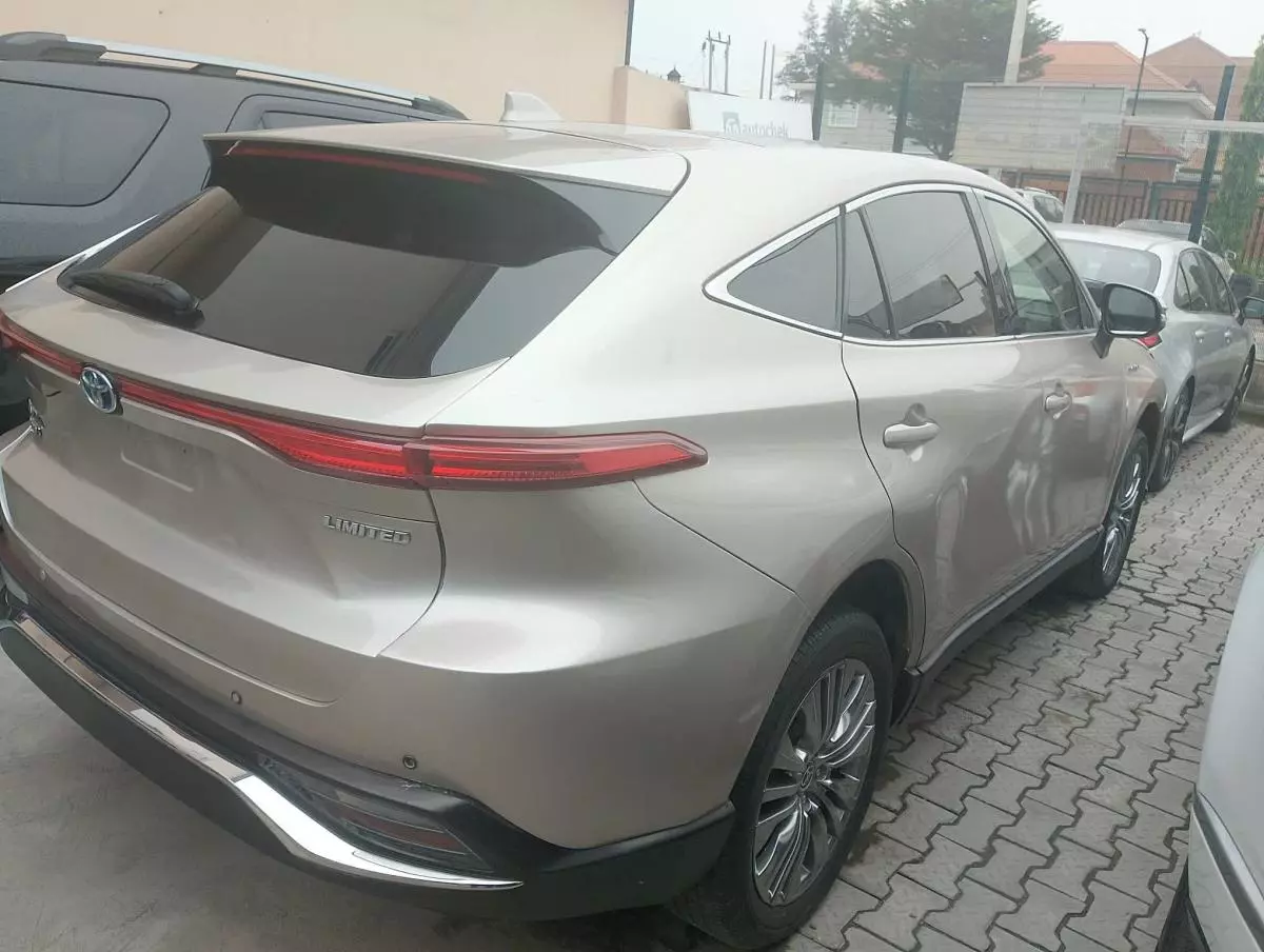 Toyota Venza   - 2021